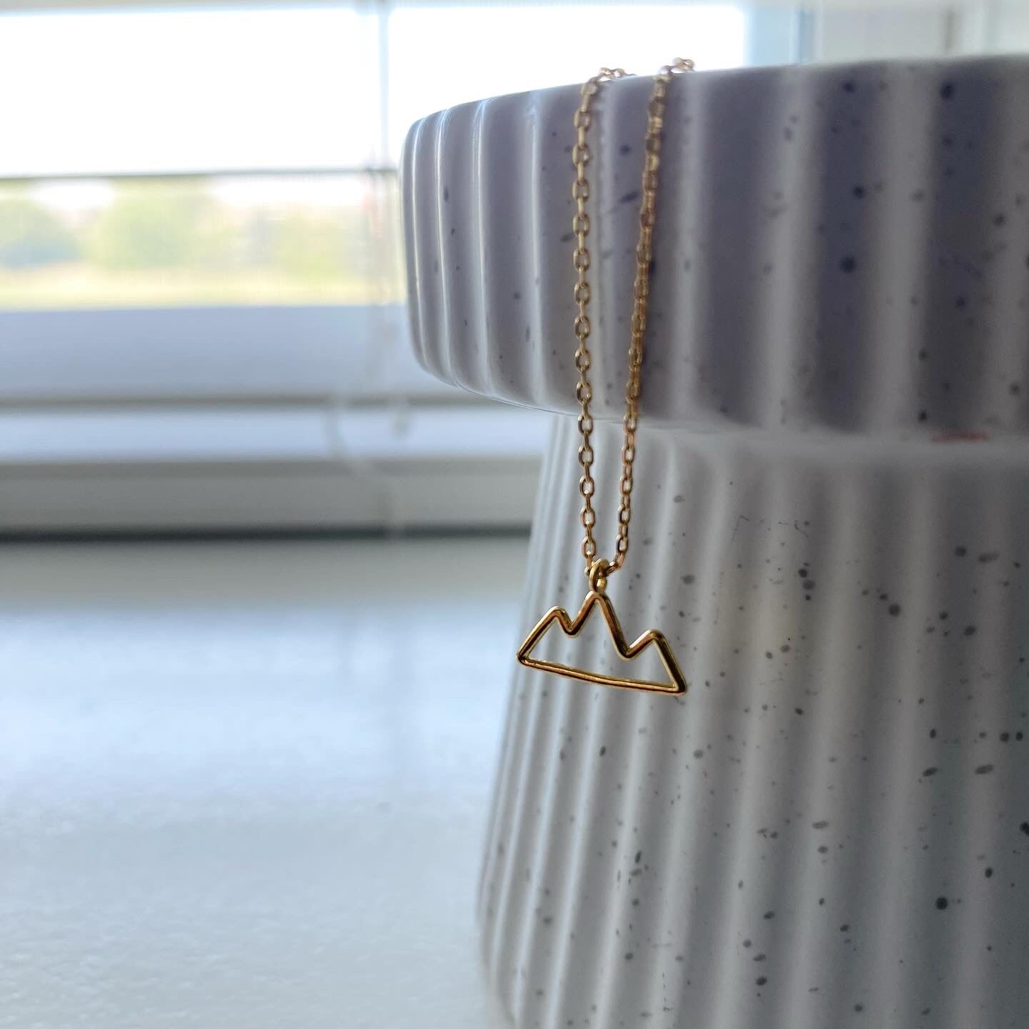 Mountain Wire Necklace