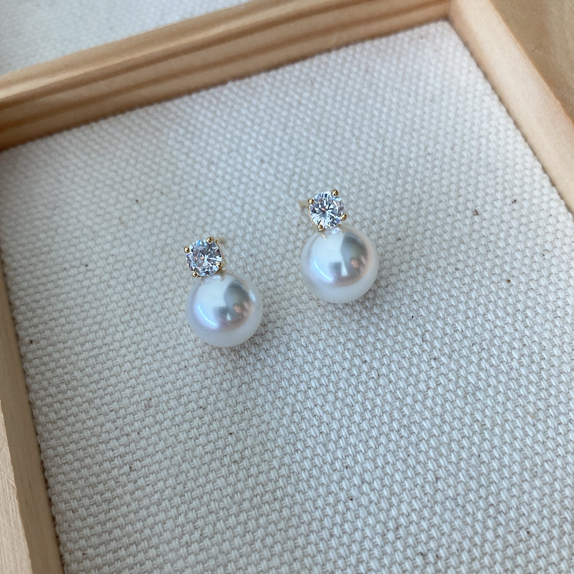 Glimmer Pearl Earrings