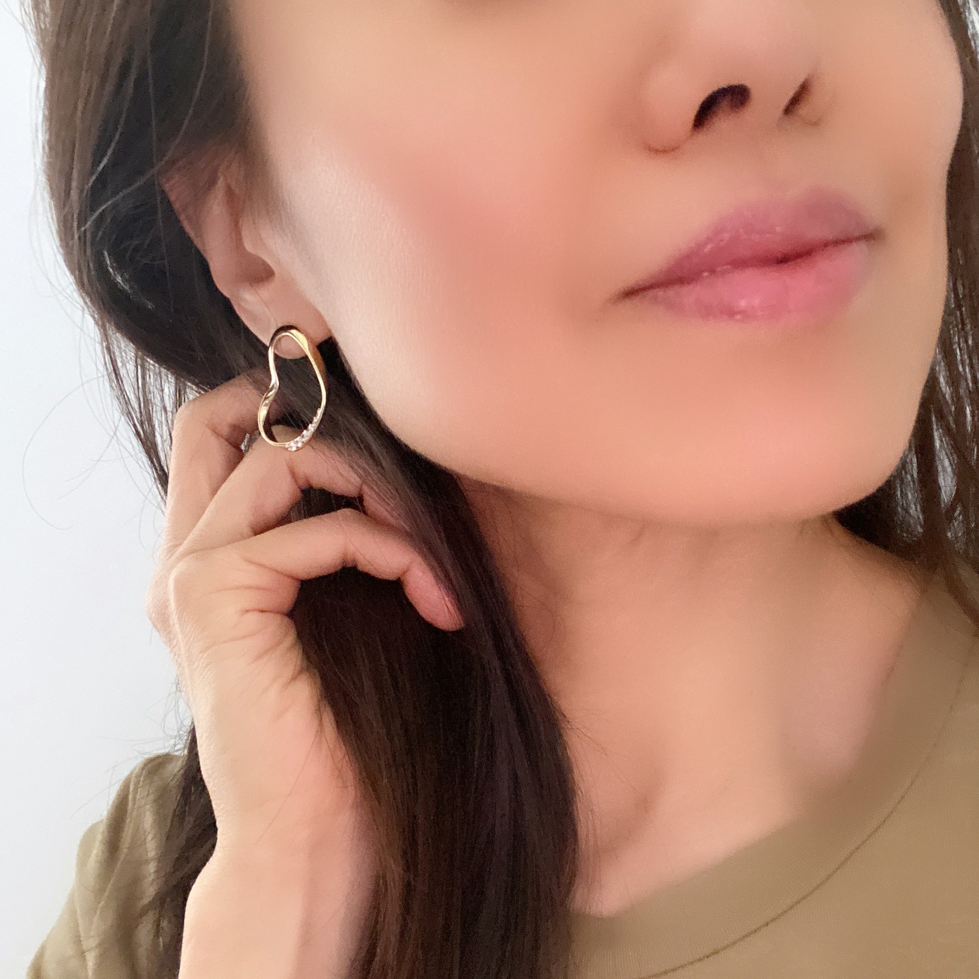 Ribbon Twist Heart Earrings