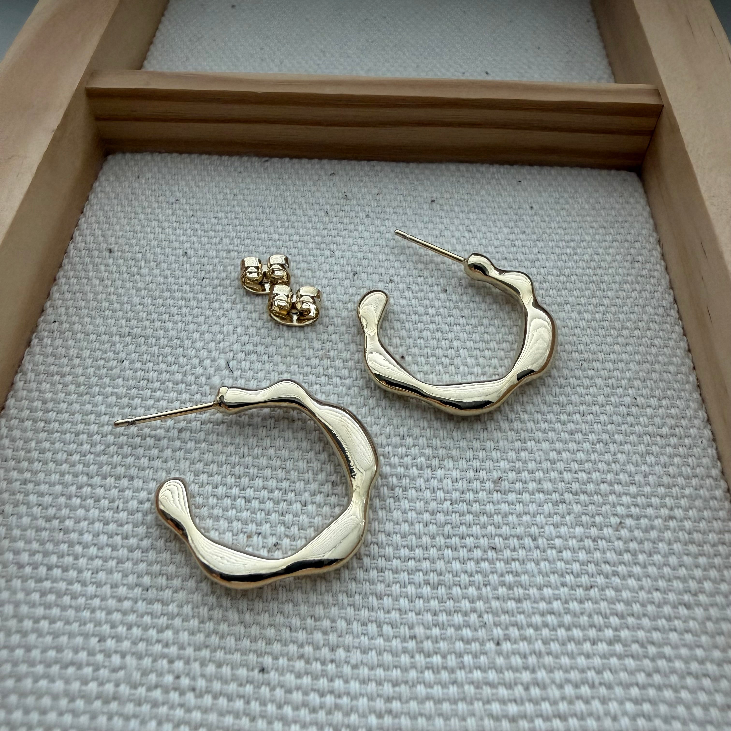 Scallop Hoop Earrings