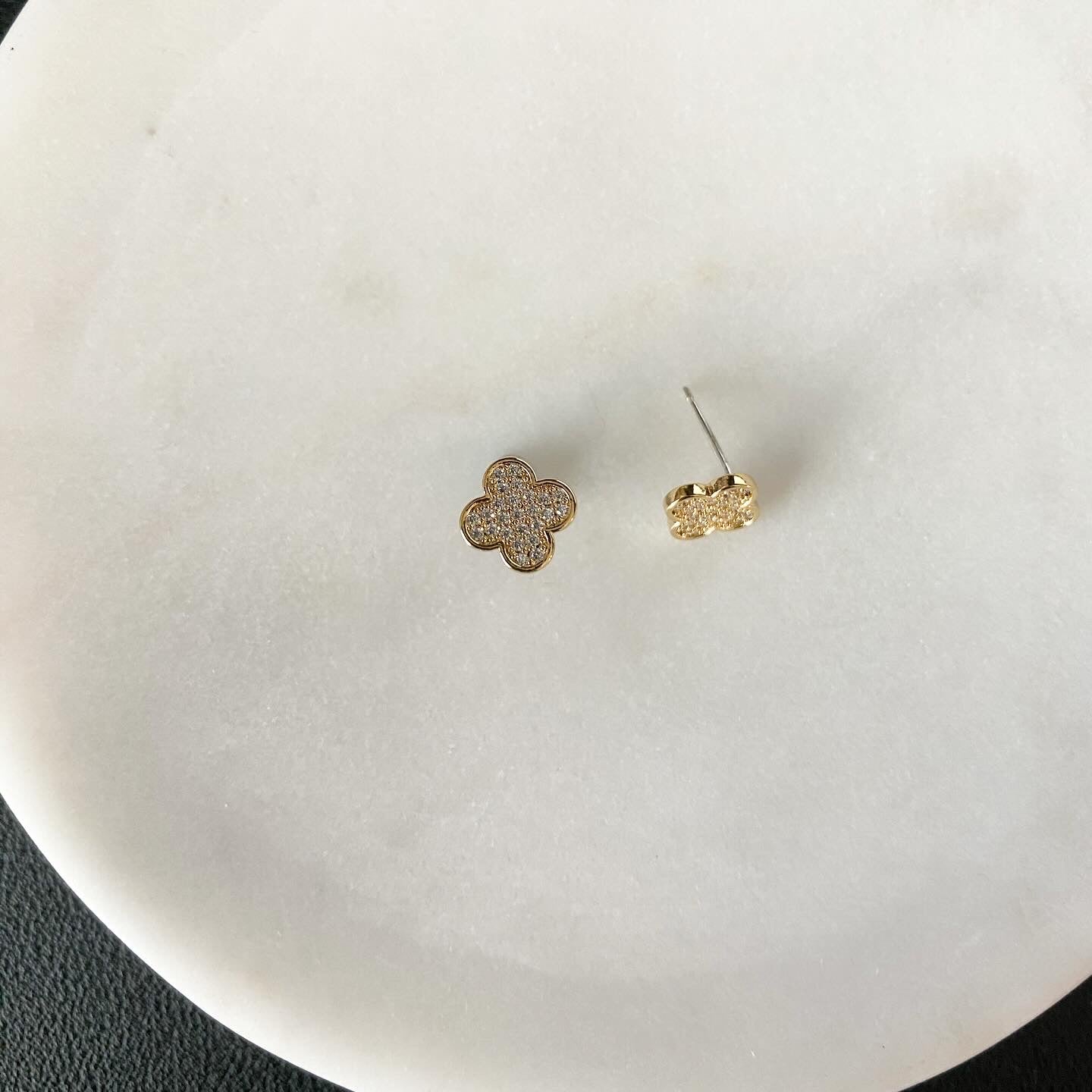 Pavé All-Around Clover Leaf Earrings