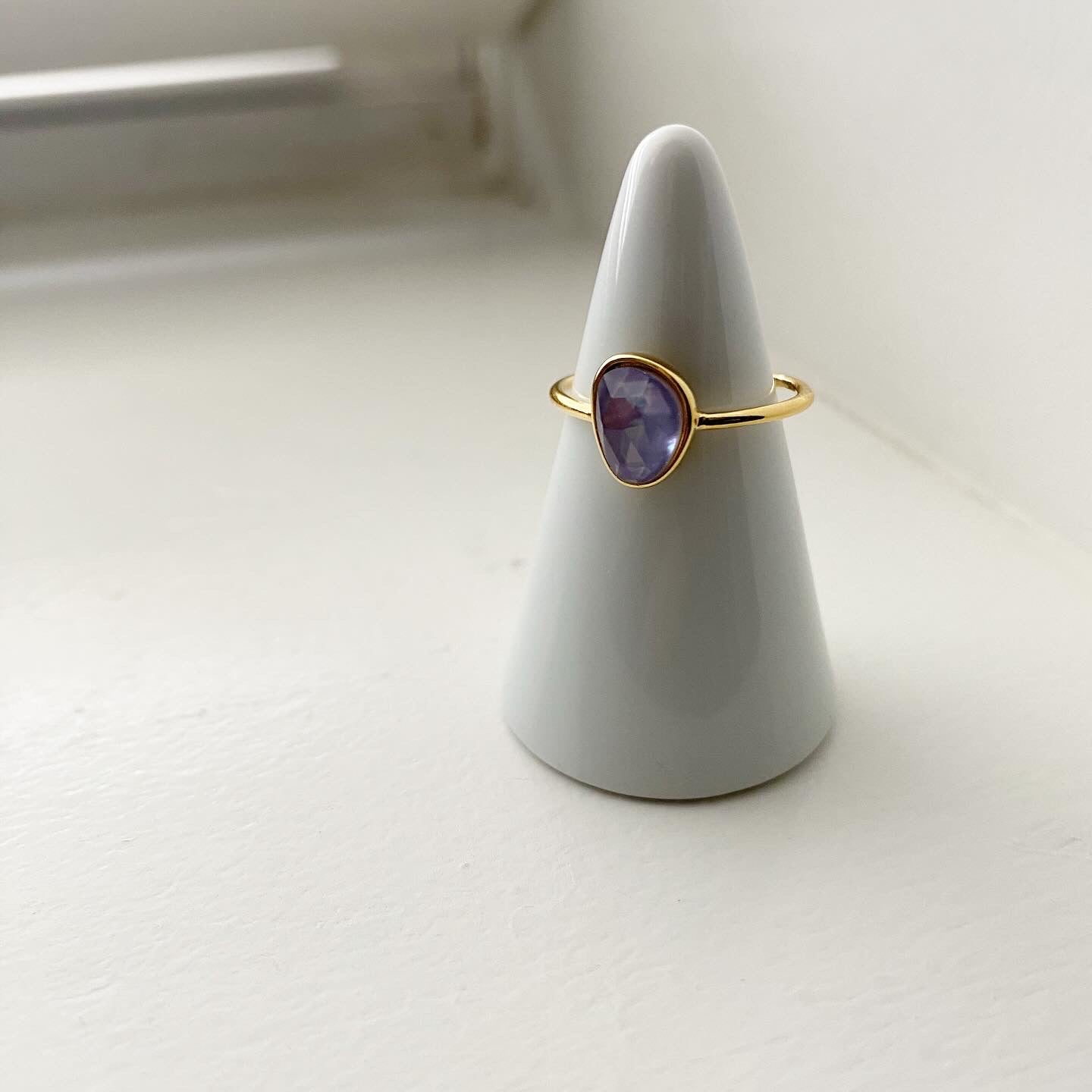 Ovalness (MOP) Poetry Plum Ring