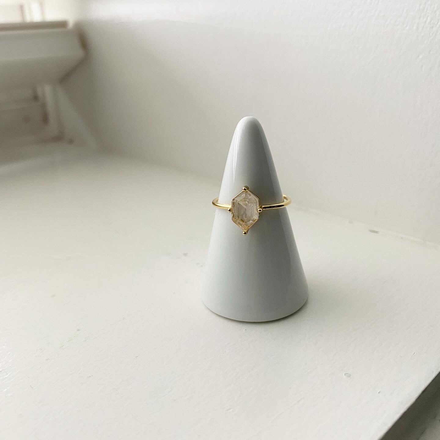 Hexagon (Cracked Cubic) Alabaster Ring