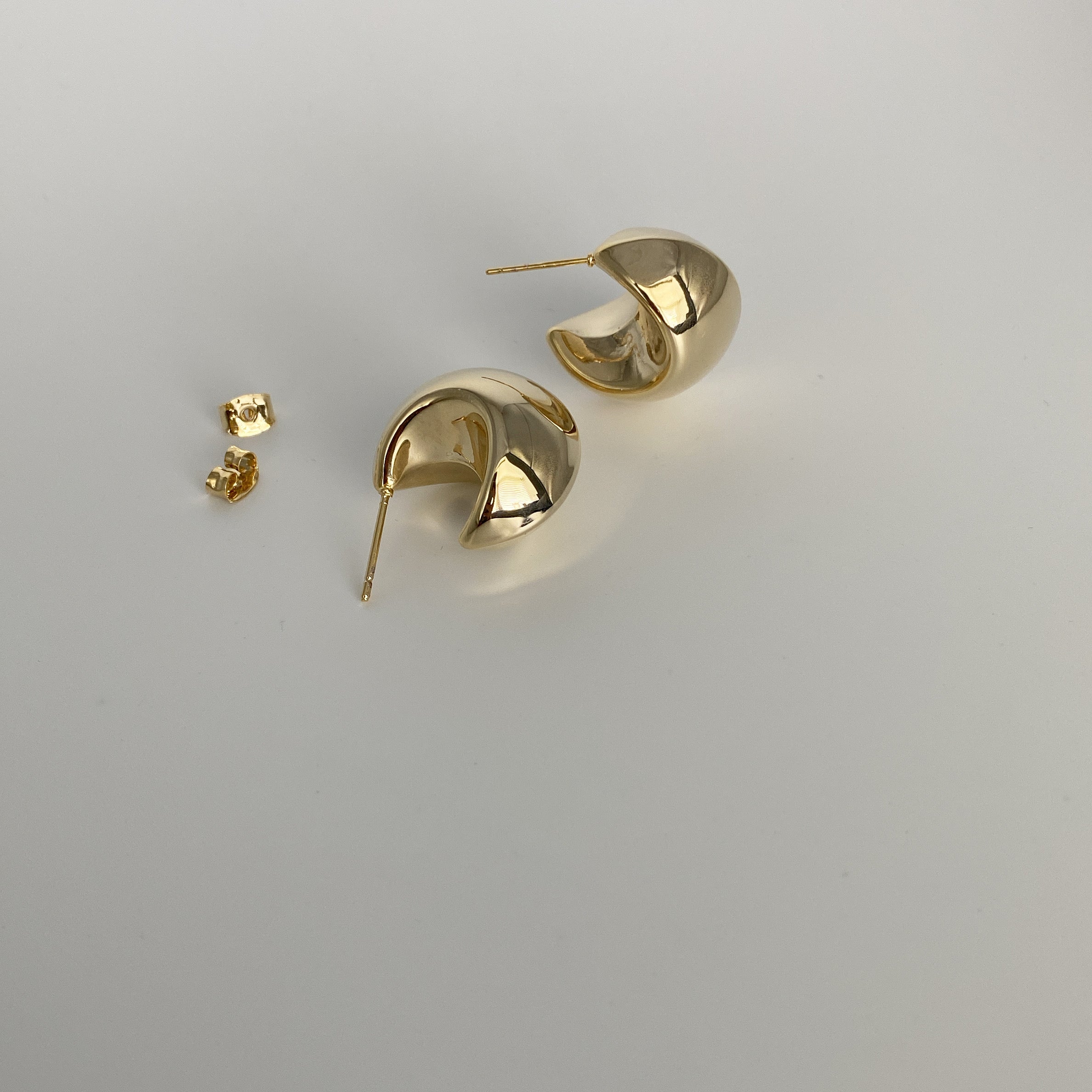 Curva Hoop Earrings