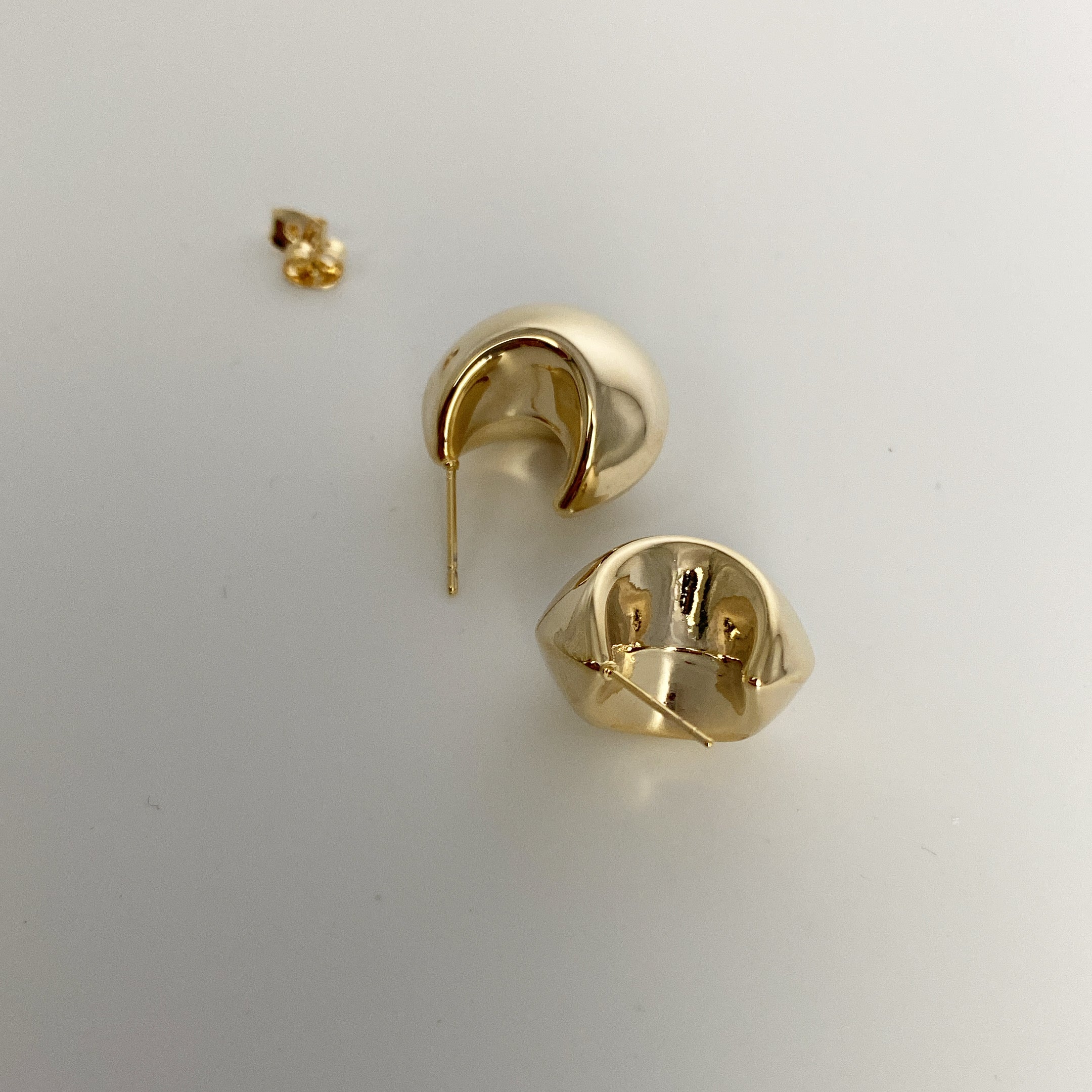Curva Hoop Earrings