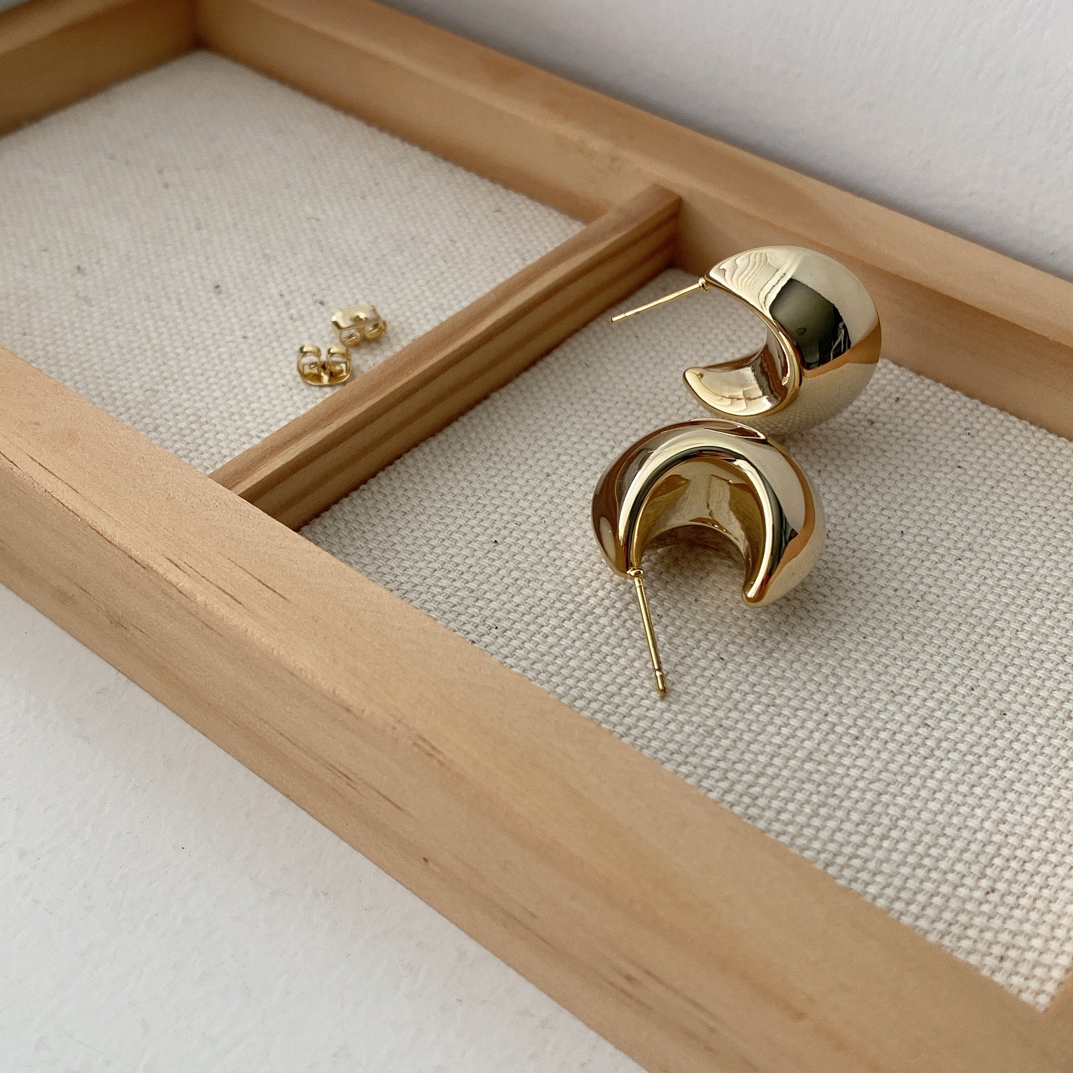 Curva Hoop Earrings