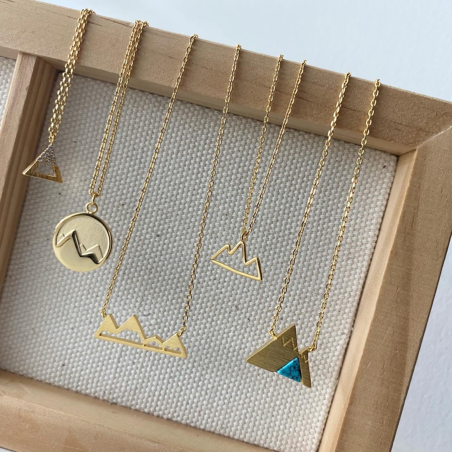 Mountain Wire Necklace