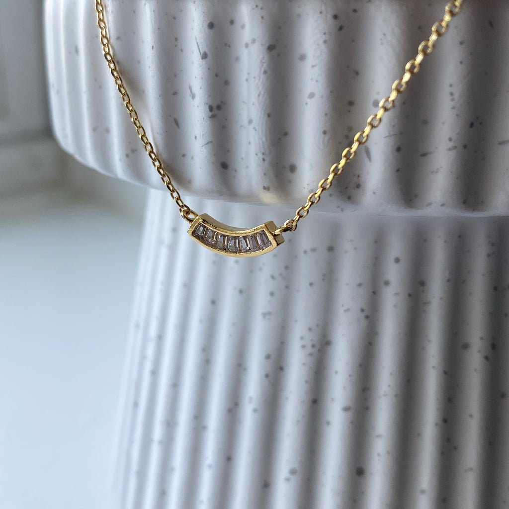 Bending Baguette Necklace