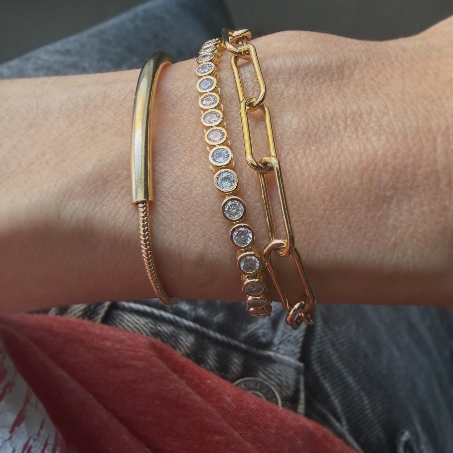 Curved Tube Bar Bracelet