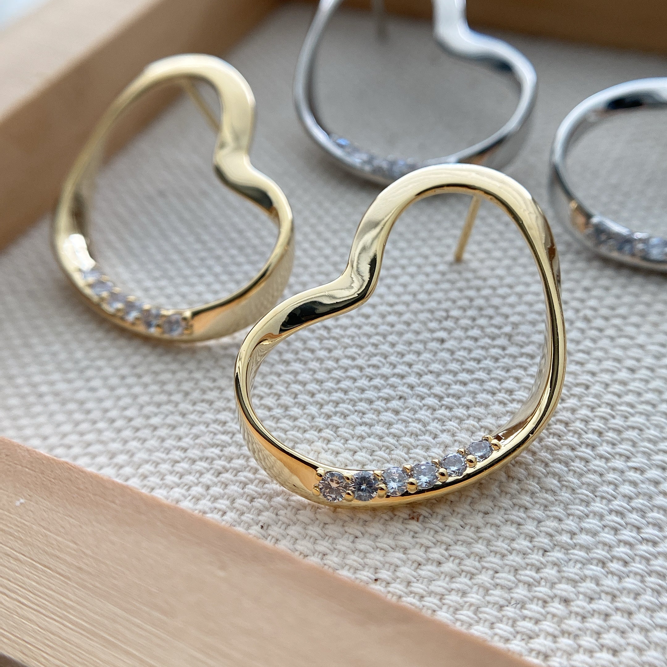 Ribbon Twist Heart Earrings