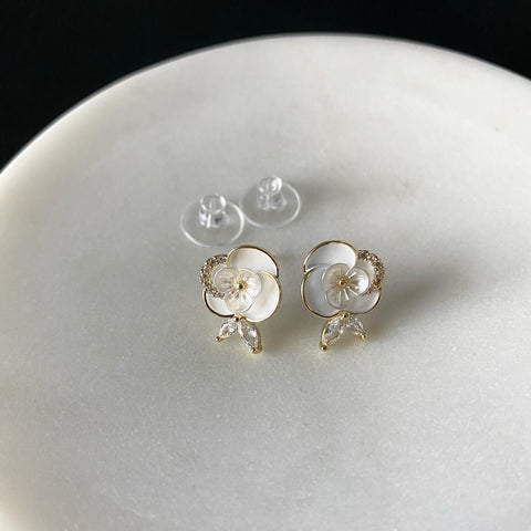 Blanco Flower (MOP) Earrings