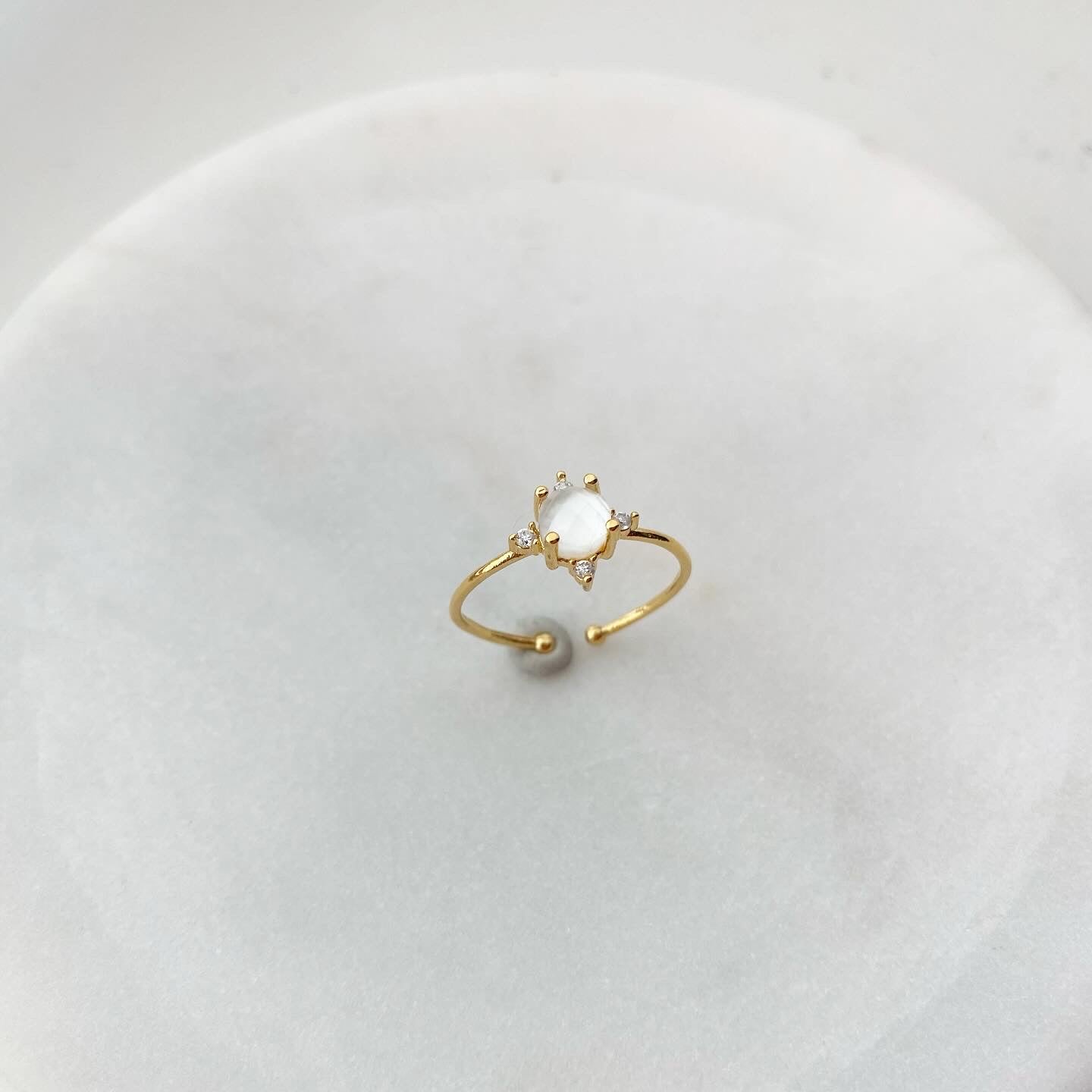 Glimmer (MOP) Ring
