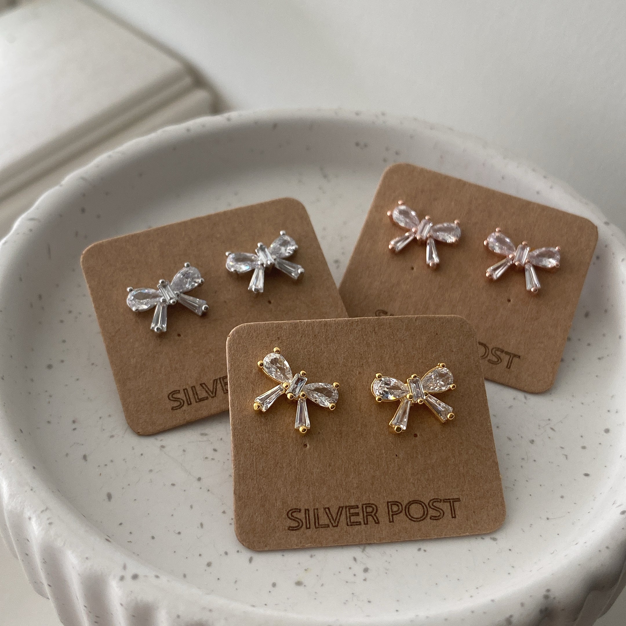Ribbon Regal Earrings