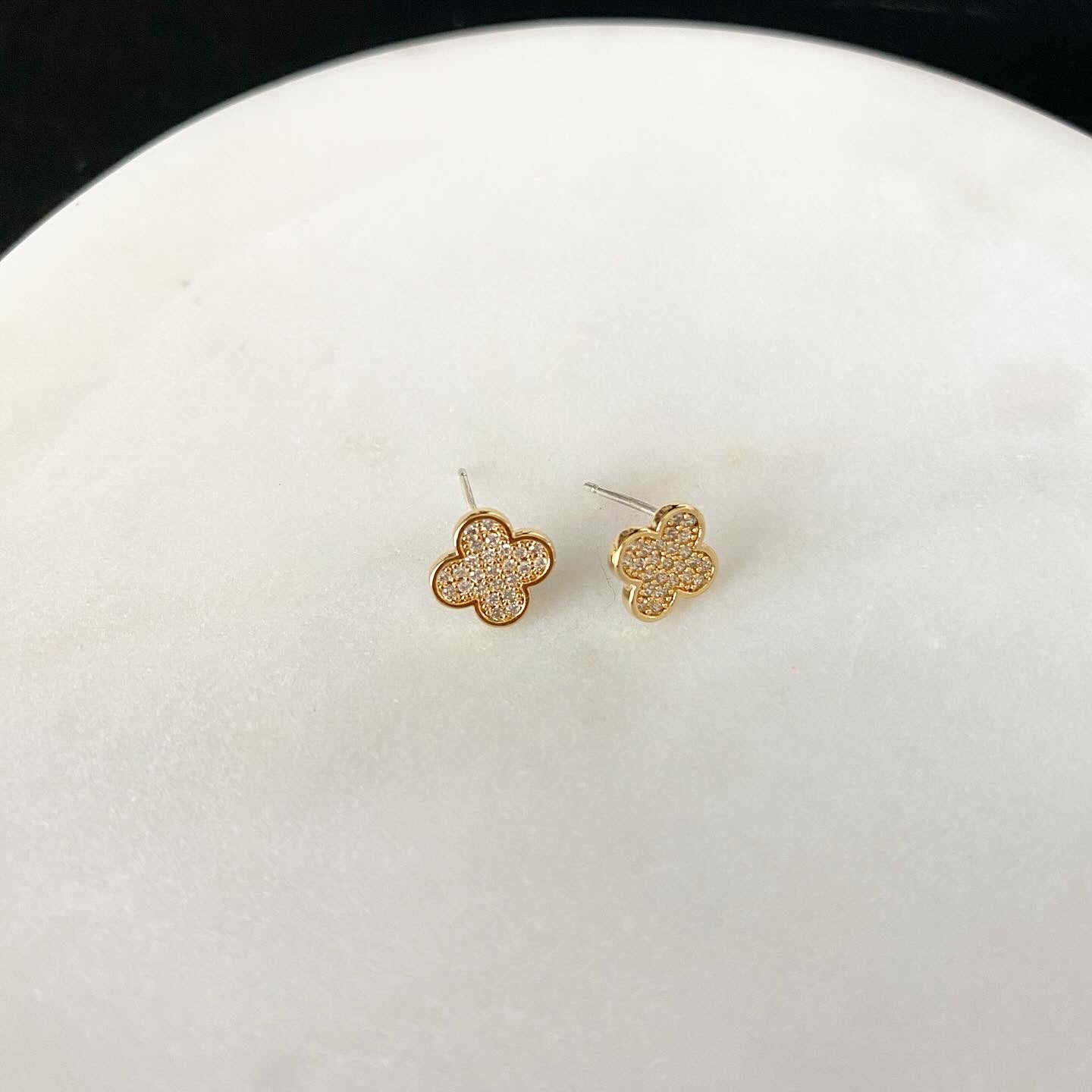 Pavé All-Around Clover Leaf Earrings