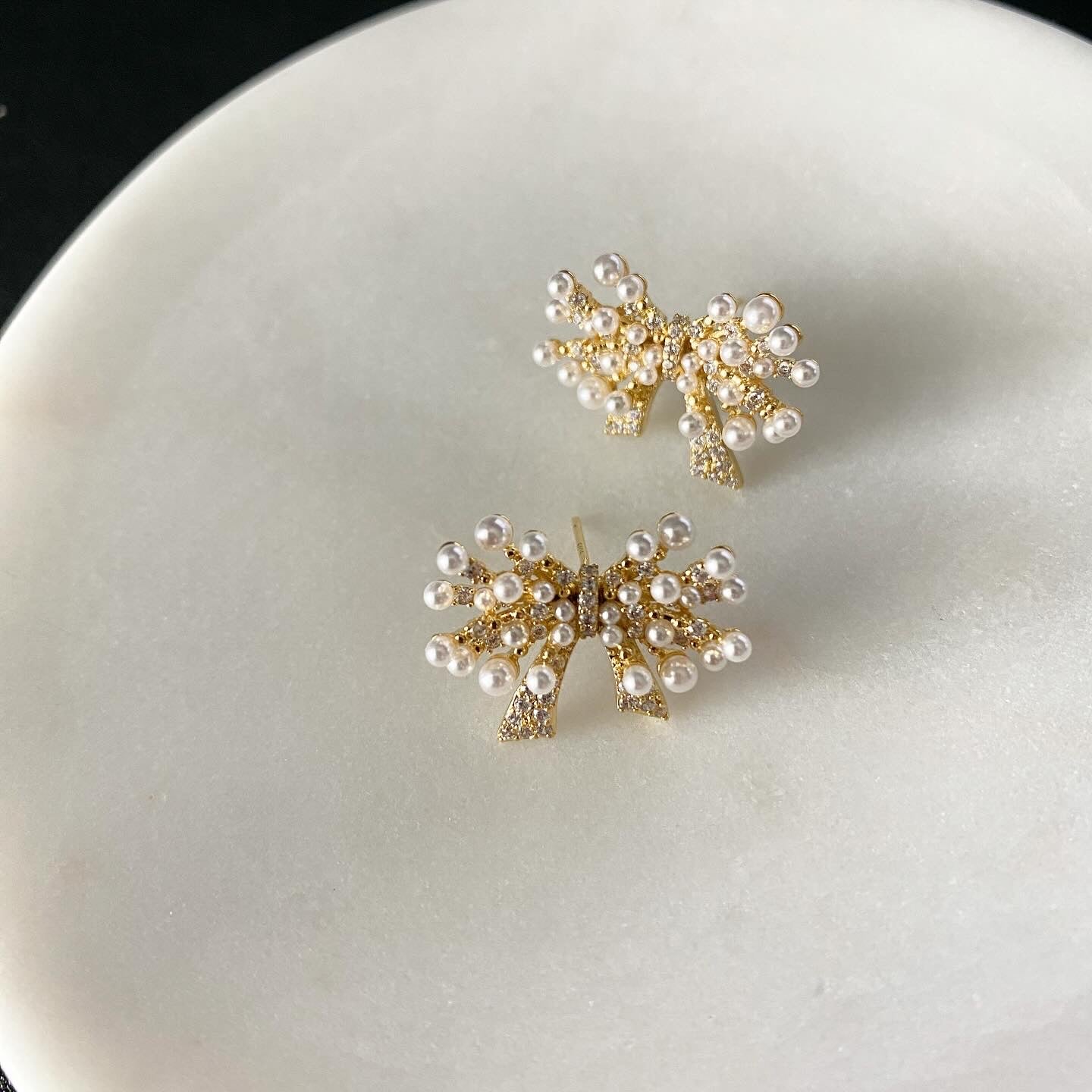 Baby's Breath Pearl Bow Earrings