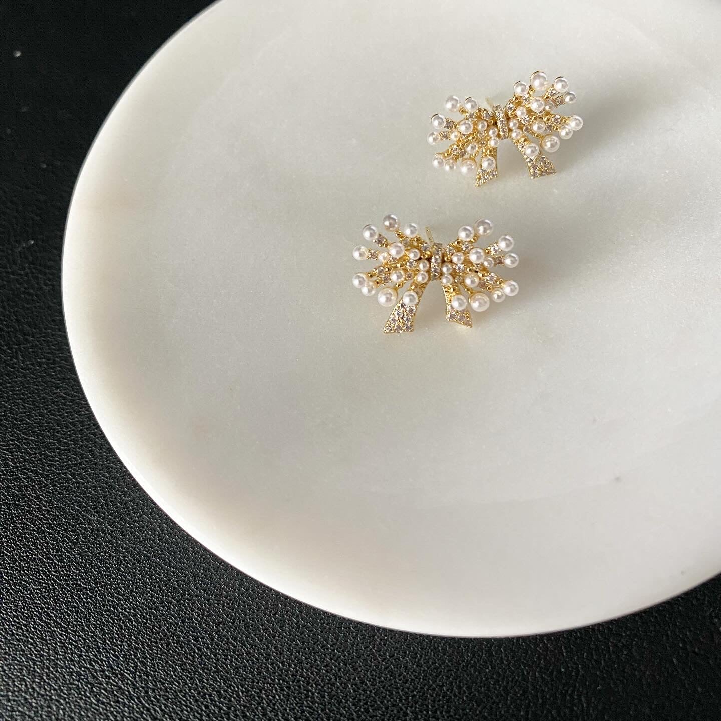 Baby's Breath Pearl Bow Earrings