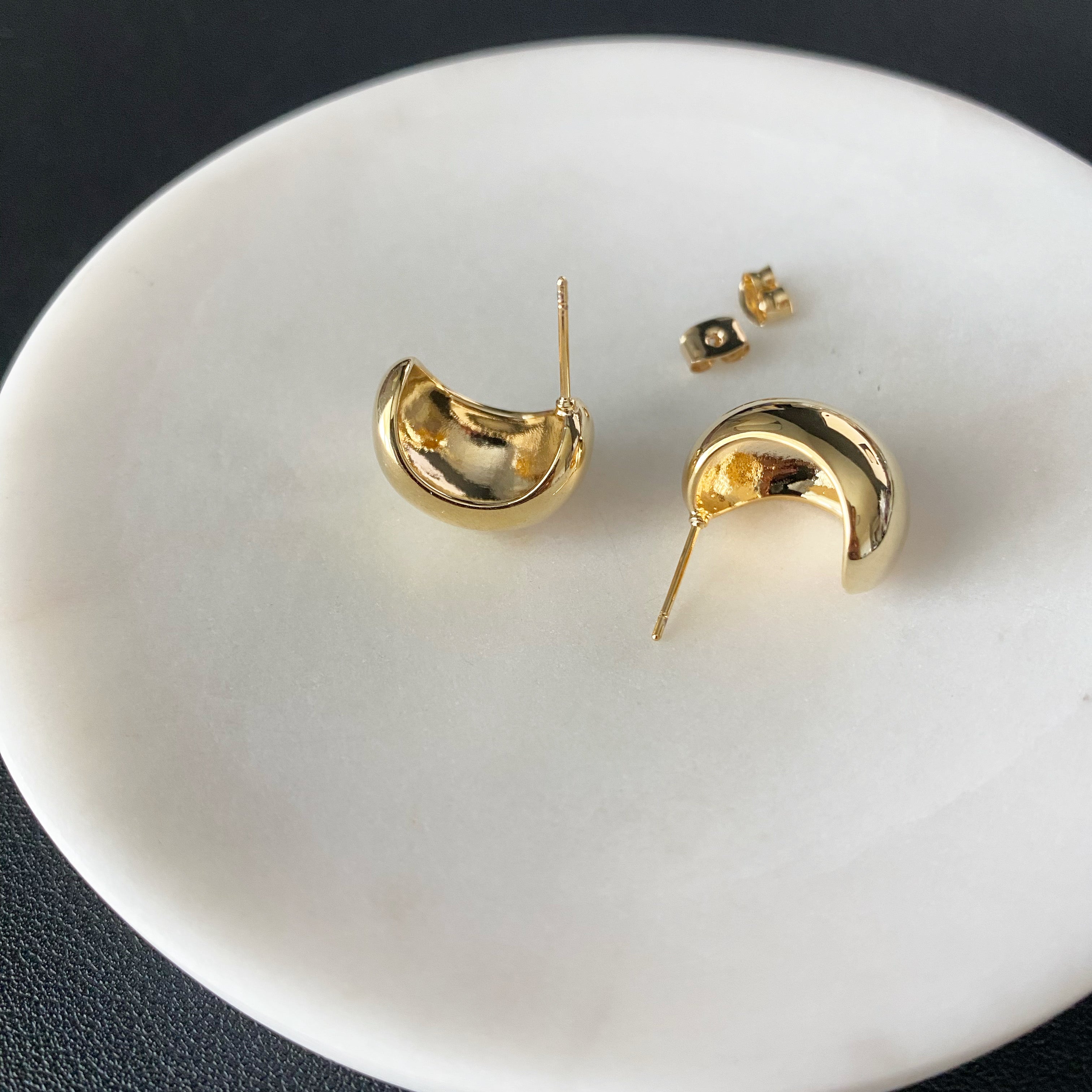 Voluptuous Dome Earrings