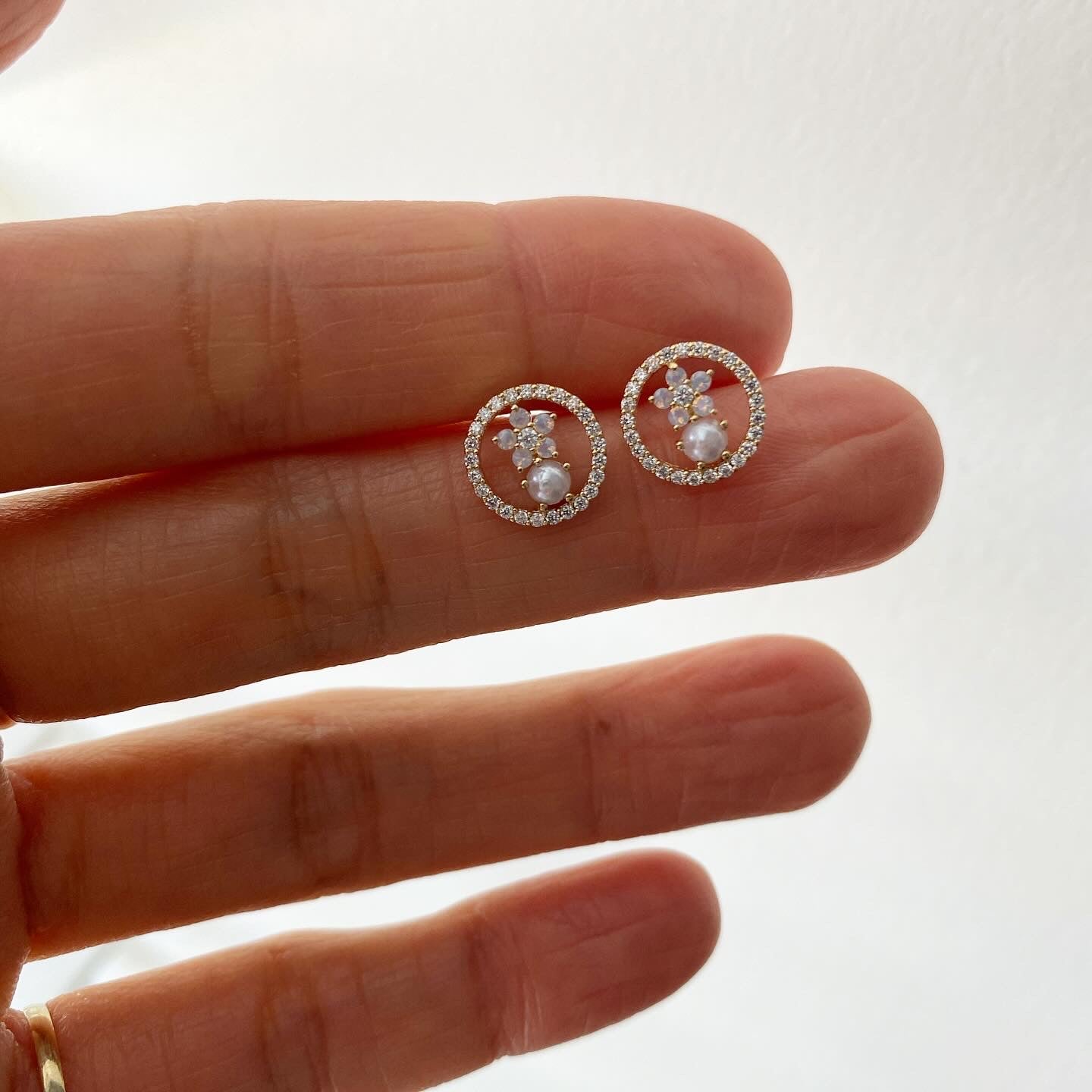 Pearl Twinkle Earrings