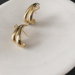 Aphrodite Claw Earrings