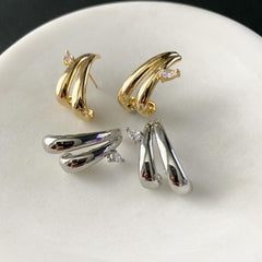 Aphrodite Claw Earrings