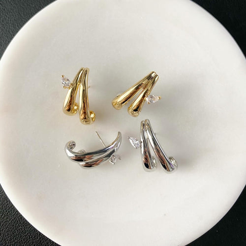 Aphrodite Claw Earrings