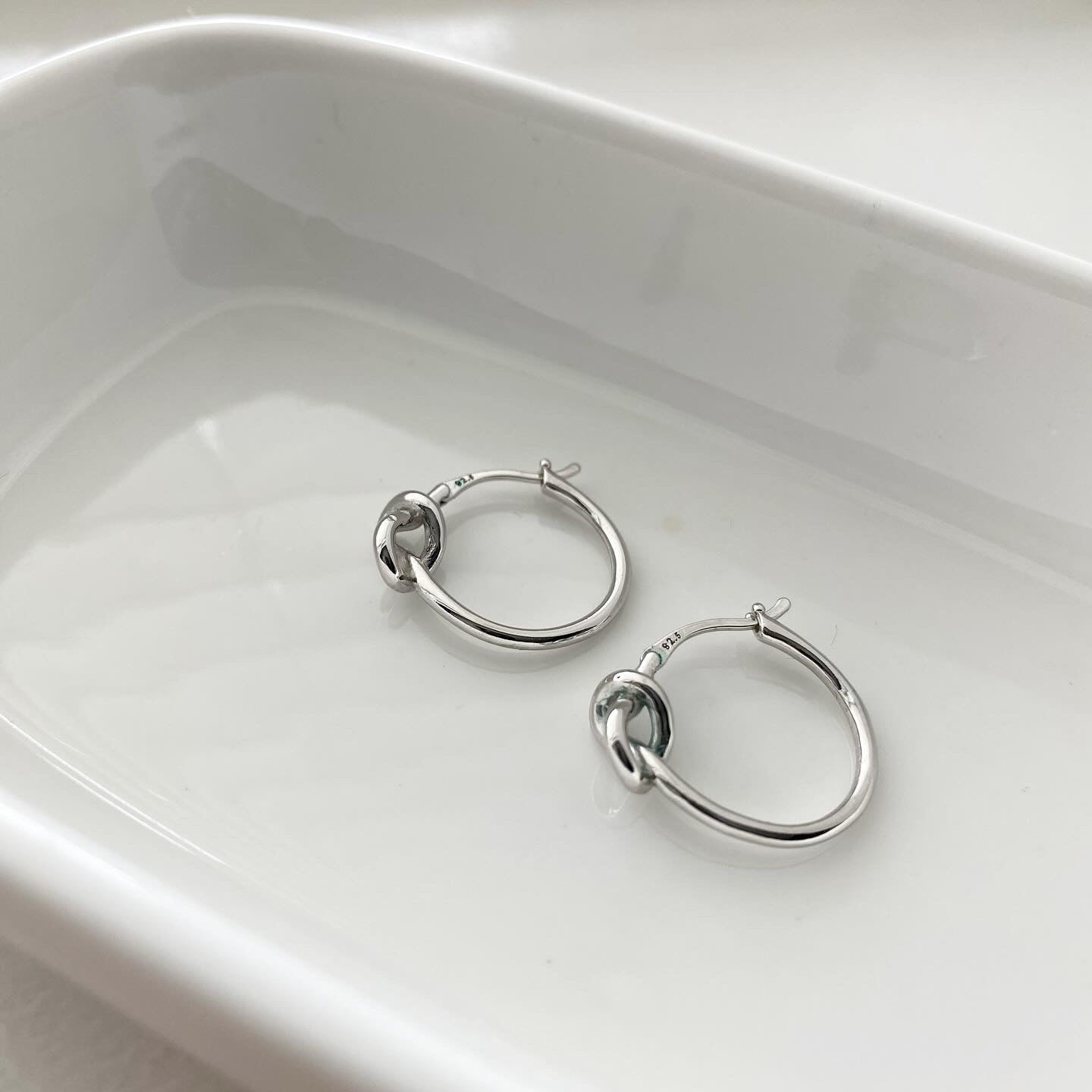 Hoop Earrings: Knot