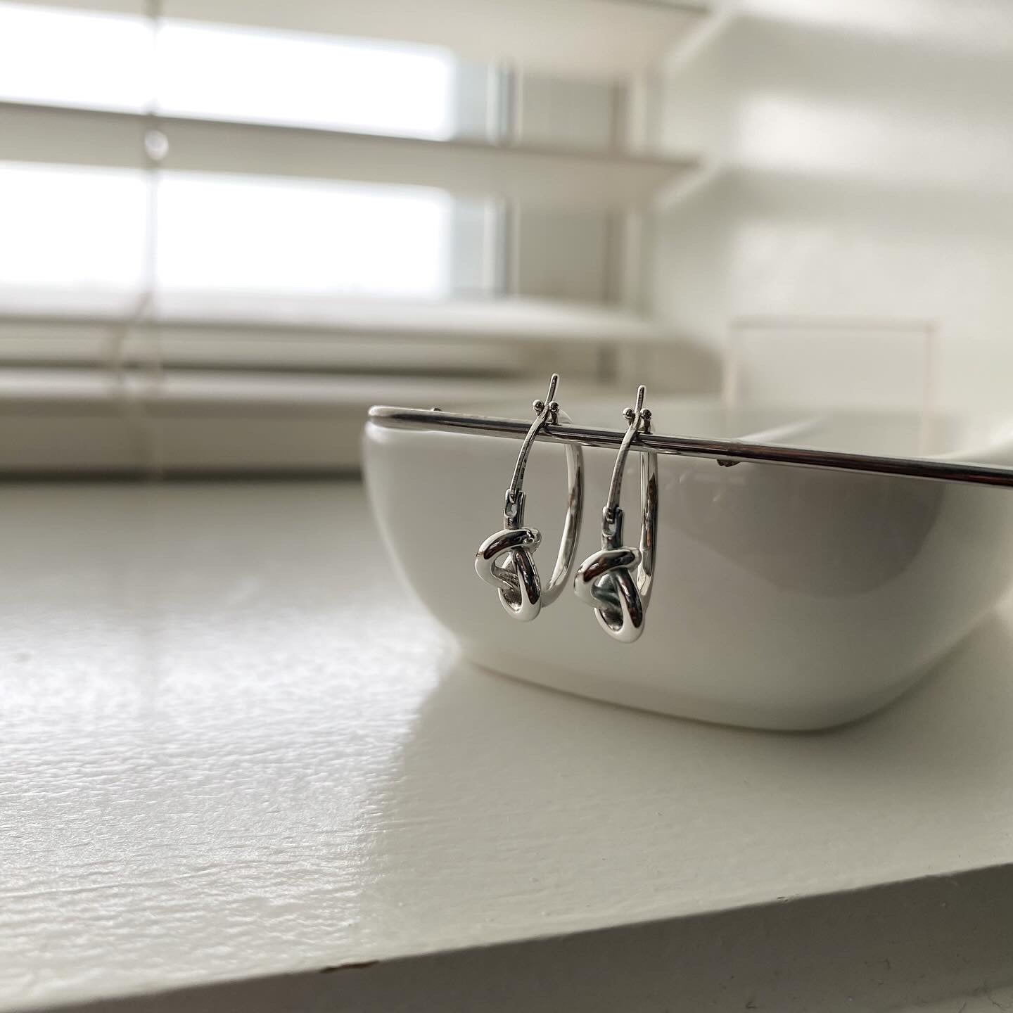 Hoop Earrings: Knot