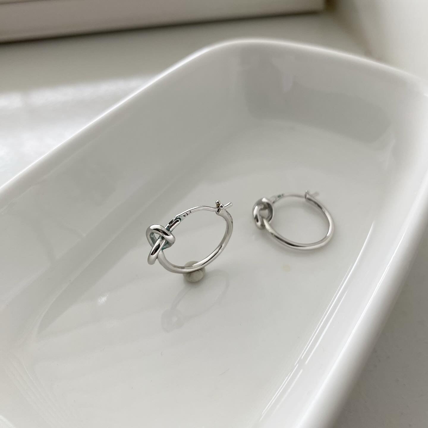 Hoop Earrings: Knot