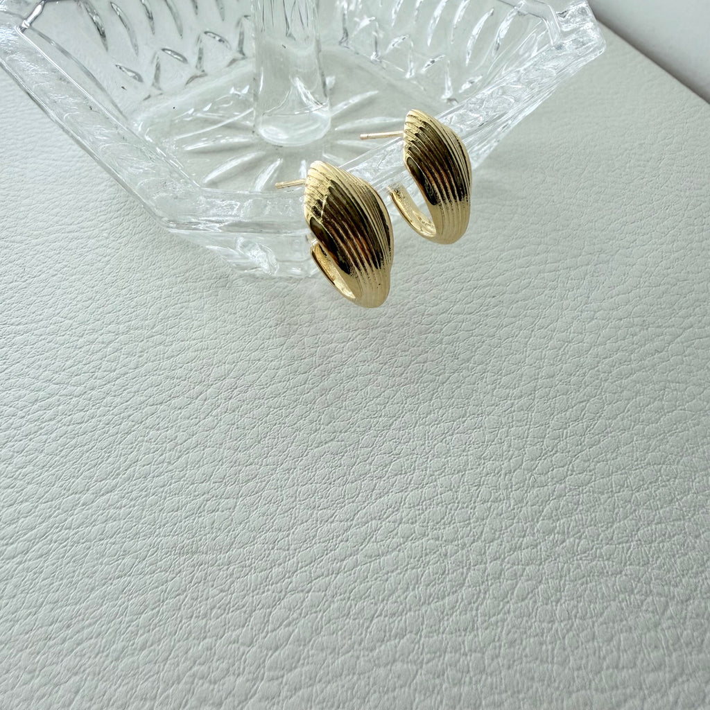 Ribbed Teardrop Hoop Earrings