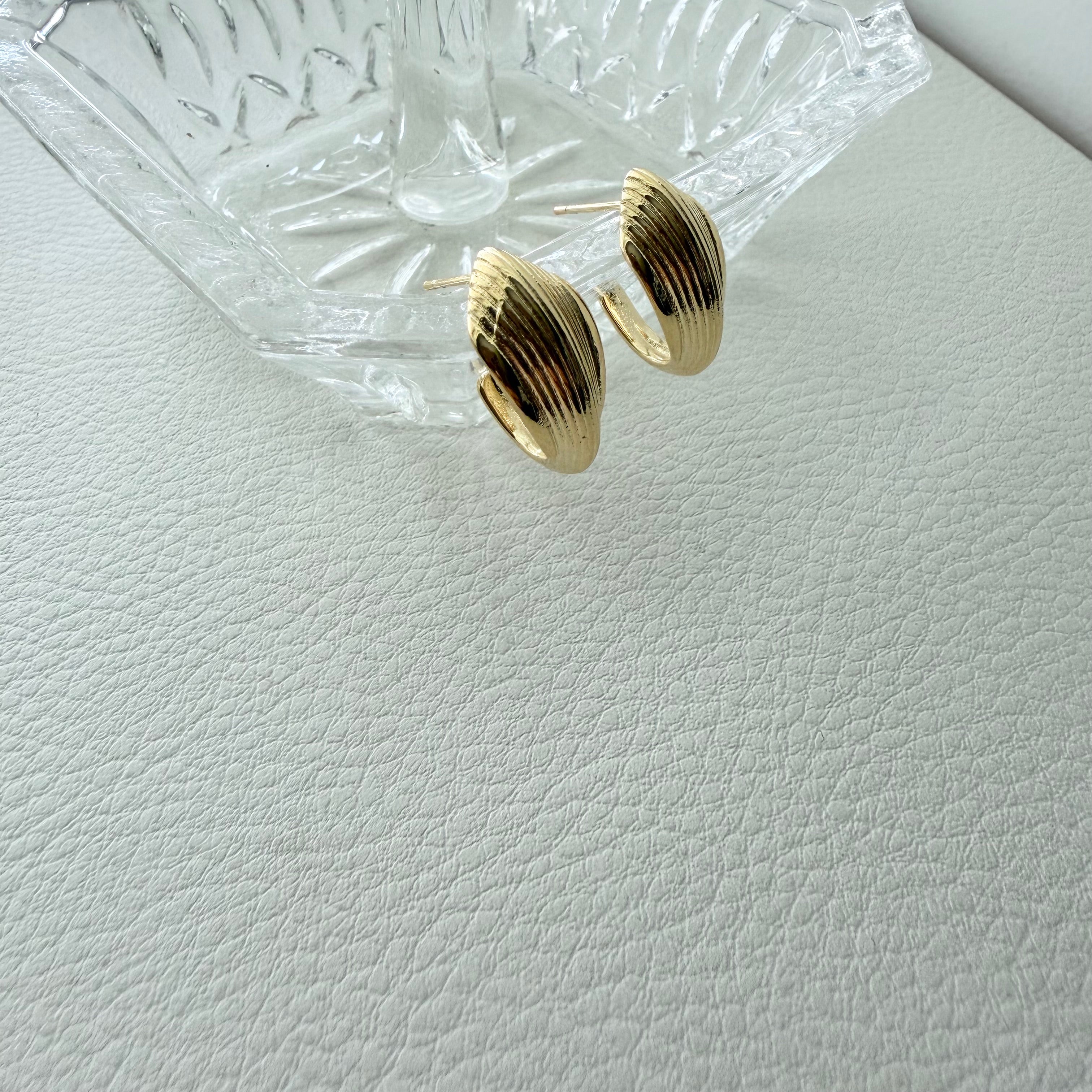 Ribbed Teardrop Hoop Earrings