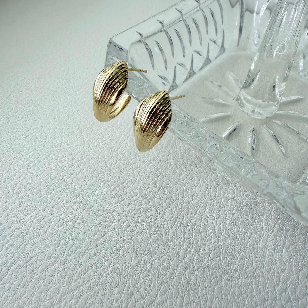 Ribbed Teardrop Hoop Earrings