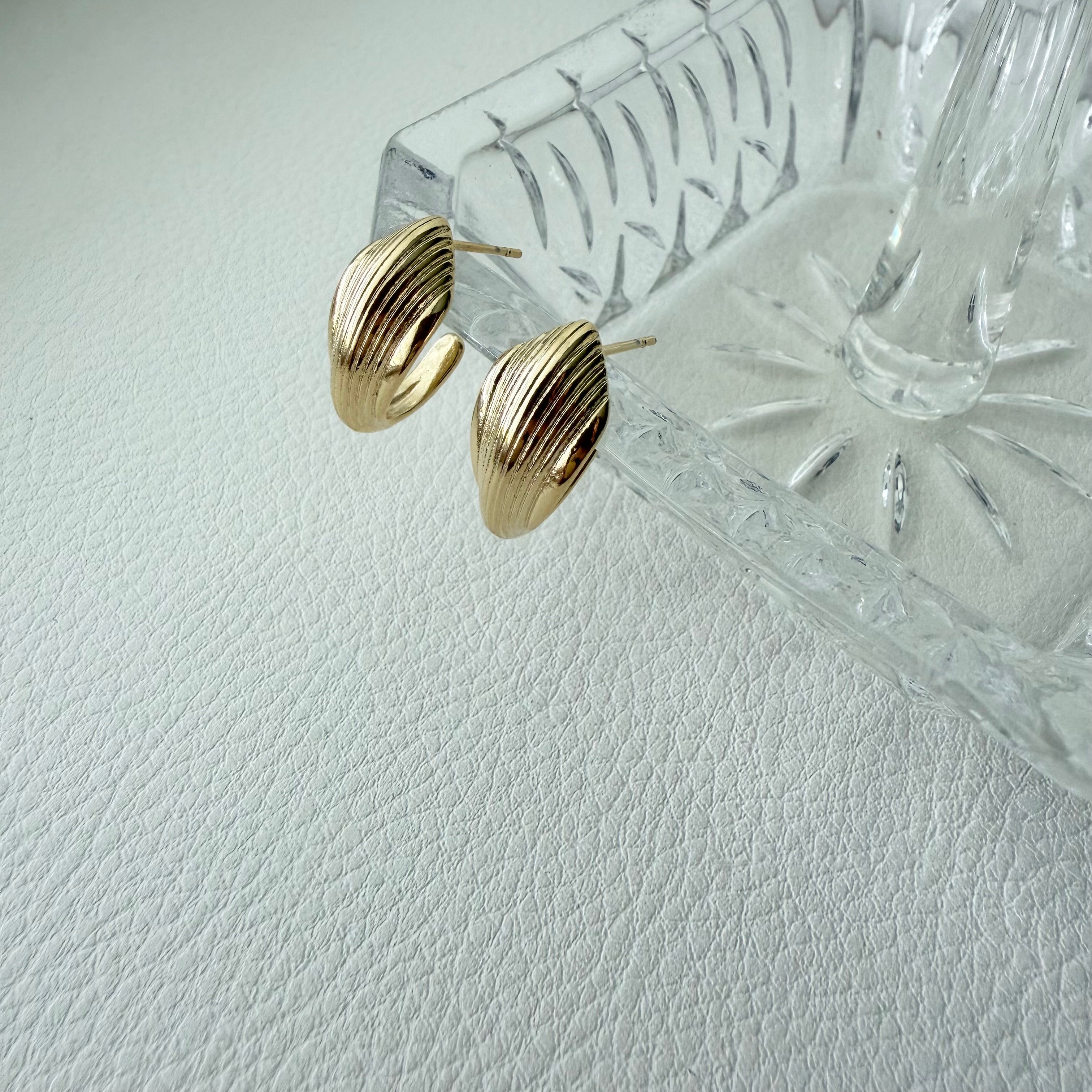 Ribbed Teardrop Hoop Earrings
