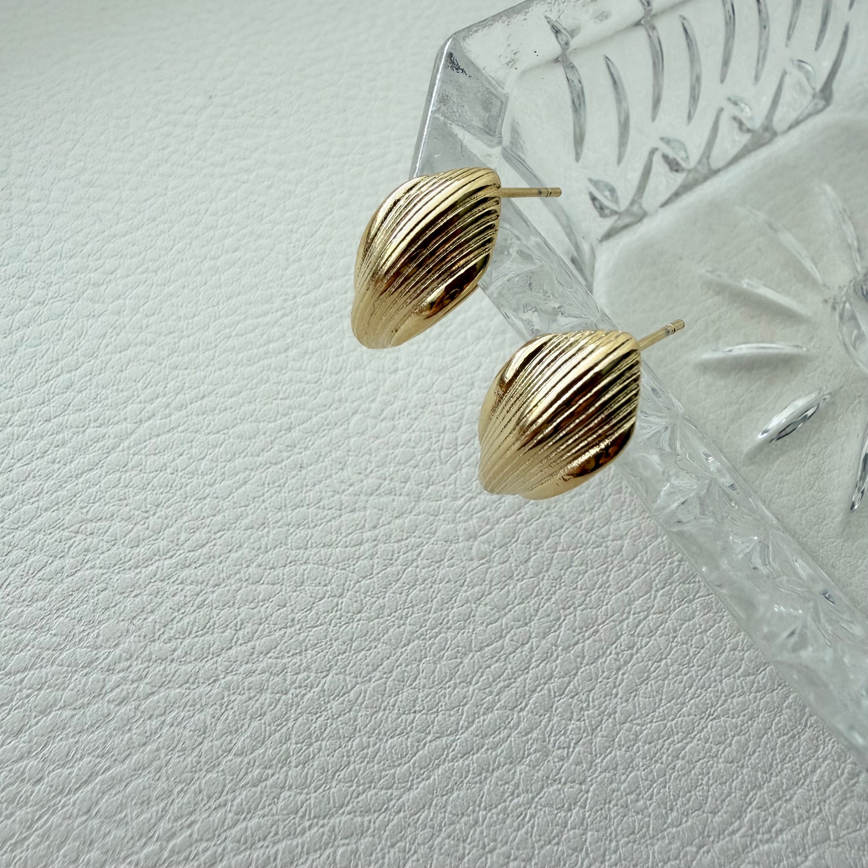 Ribbed Teardrop Hoop Earrings