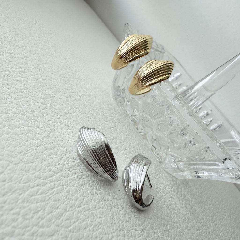 Ribbed Teardrop Hoop Earrings
