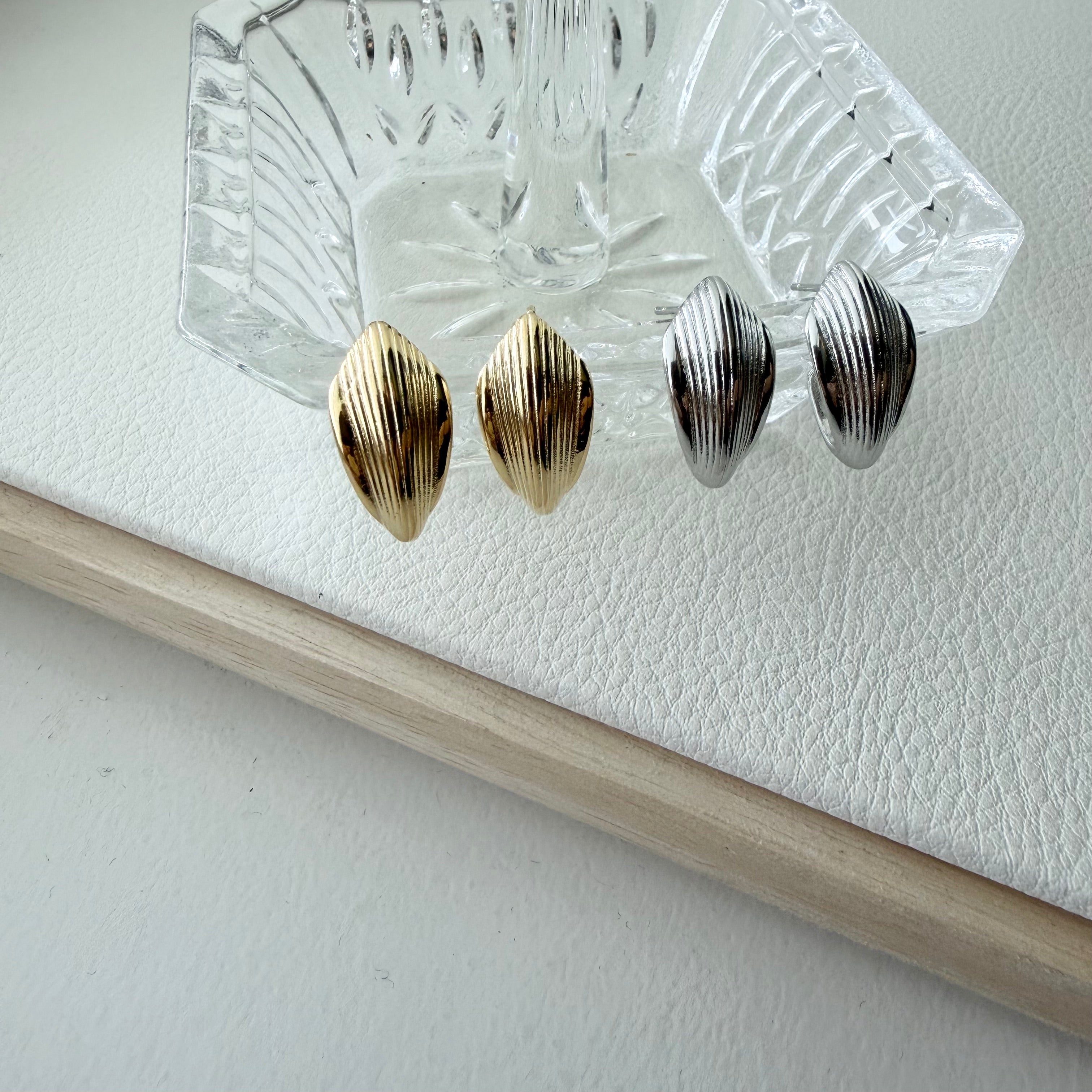 Ribbed Teardrop Hoop Earrings