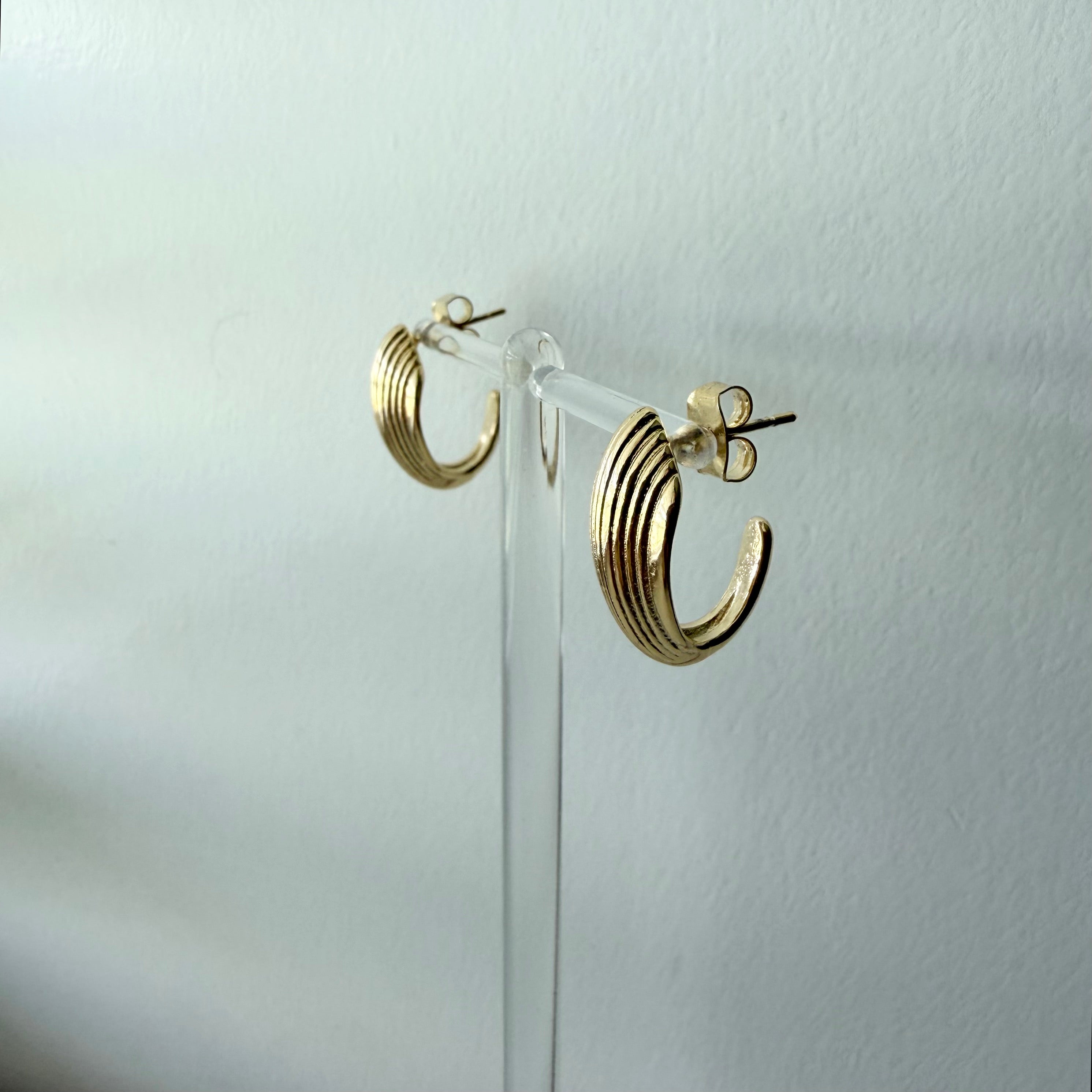 Ribbed Teardrop Hoop Earrings