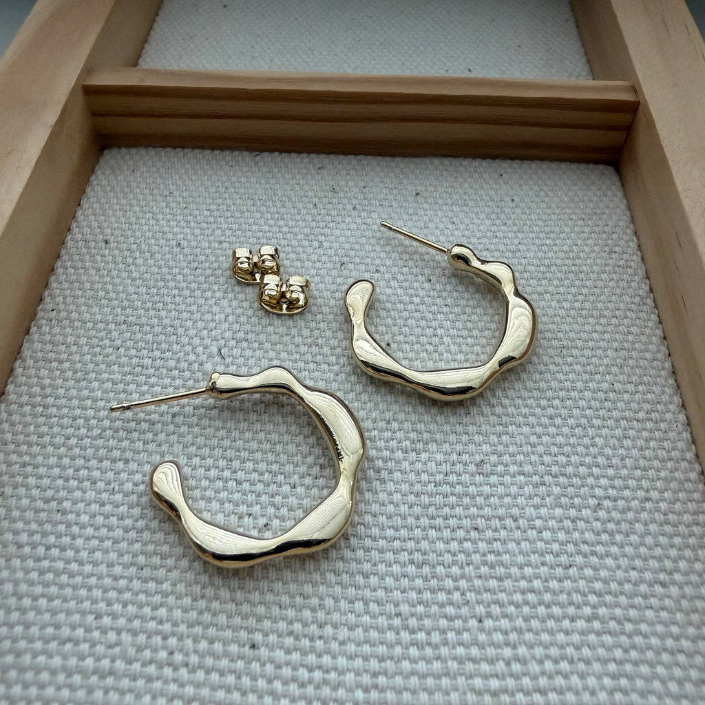 Scallop Hoop Earrings