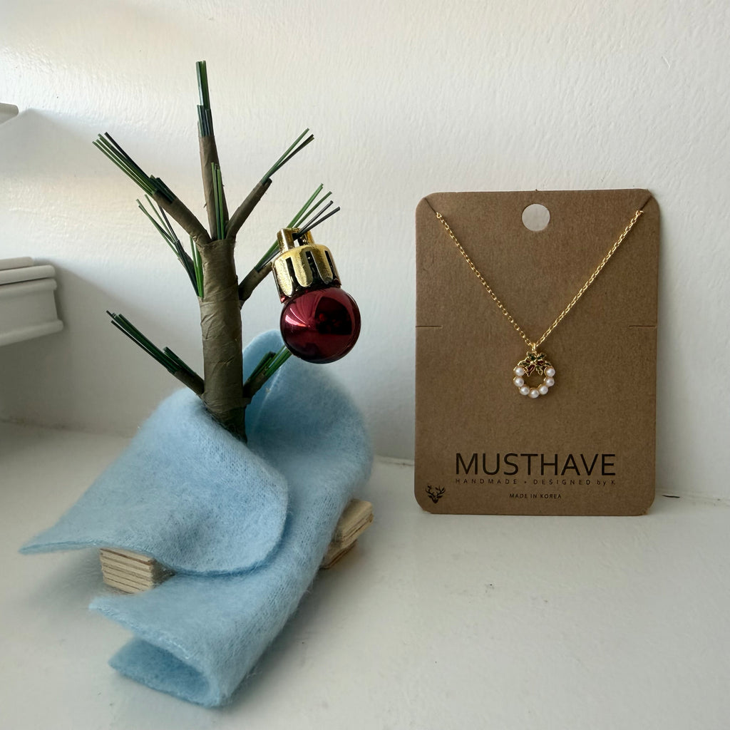 Holiday Wreath Necklace