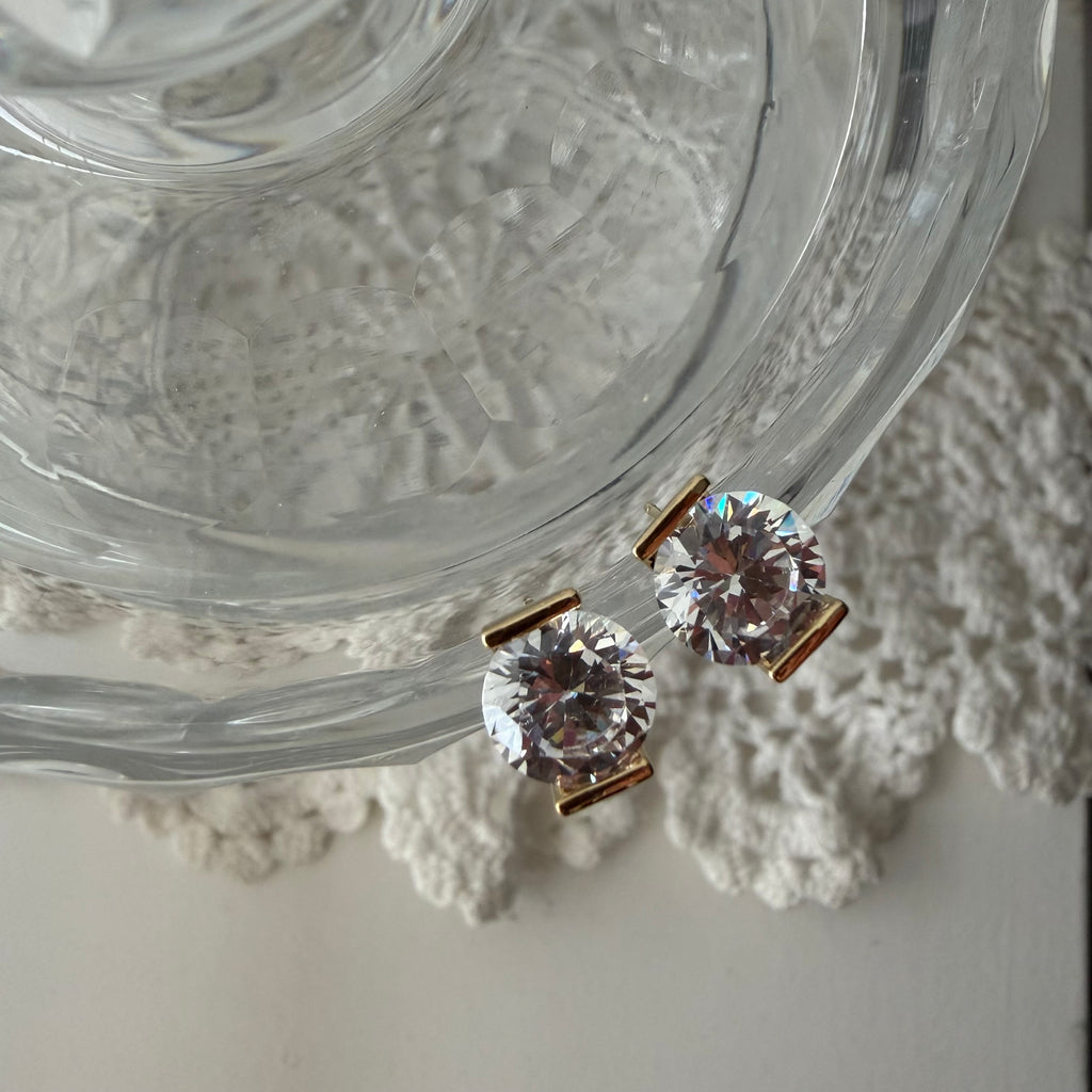 Cubic Zirconia Swaddle Stud Earrings 10mm