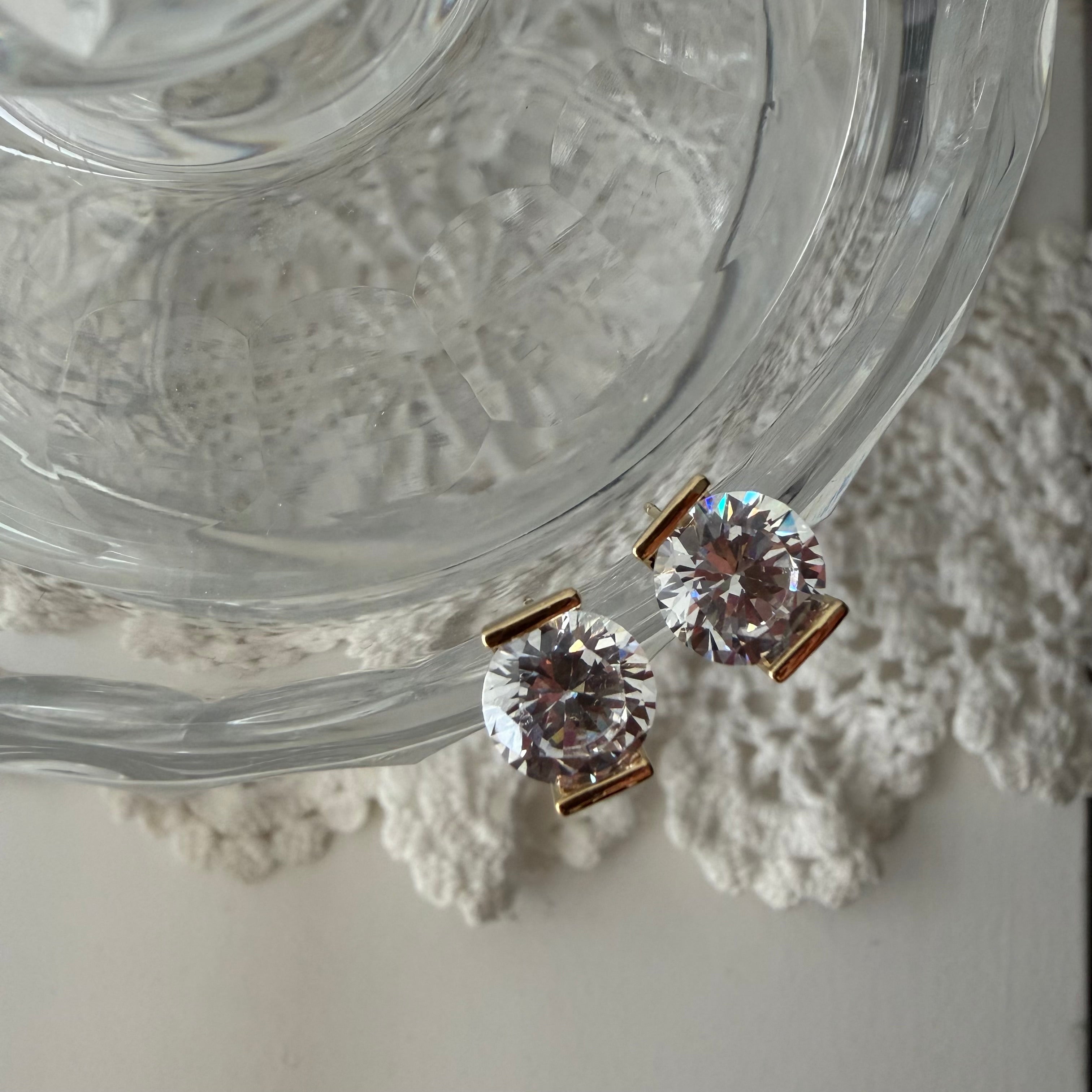 Cubic Zirconia Swaddle Stud Earrings 10mm