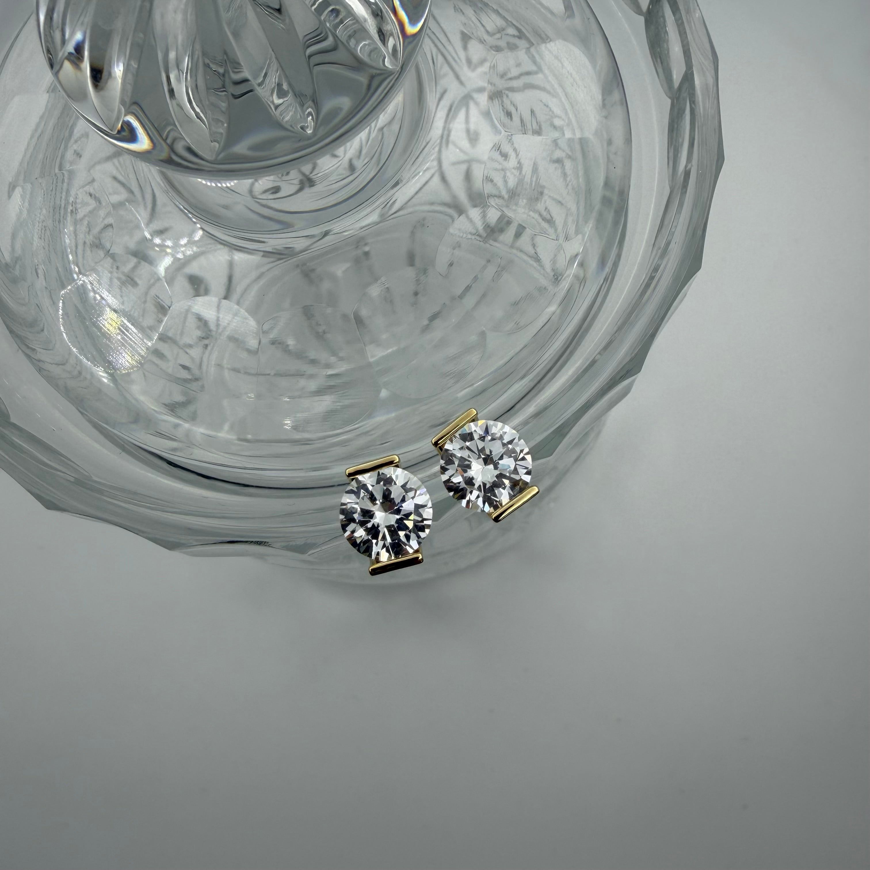 Cubic Zirconia Swaddle Stud Earrings 10mm