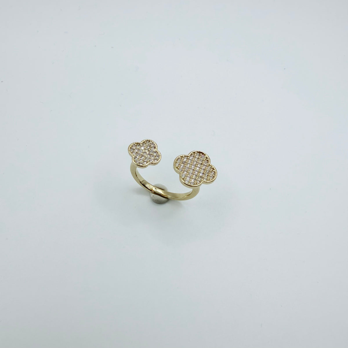 Open-ended Pavé Dual Clover Ring