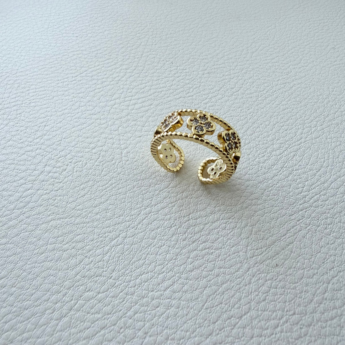 Beaded Edge Clover Ring