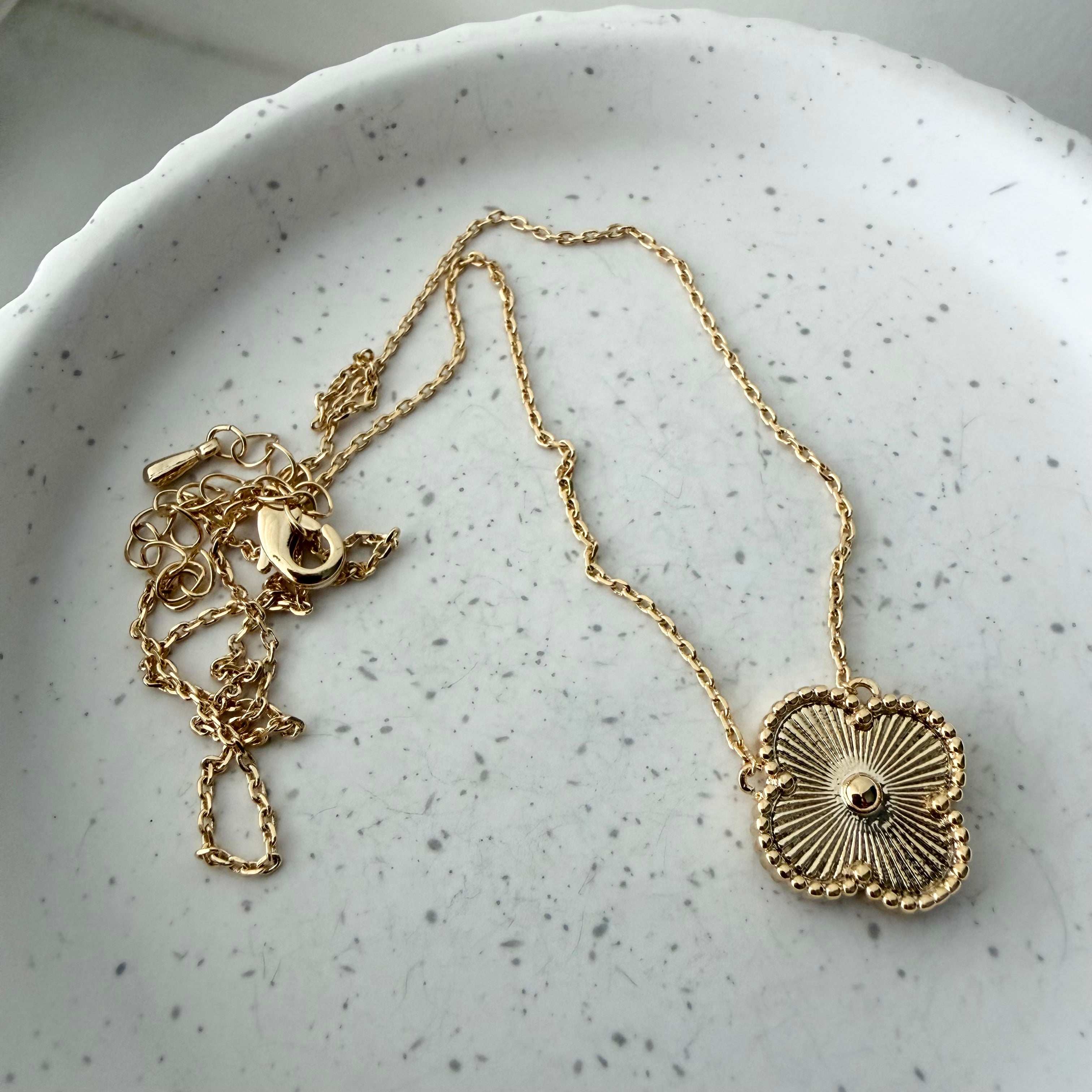 Fluted Clover Necklace