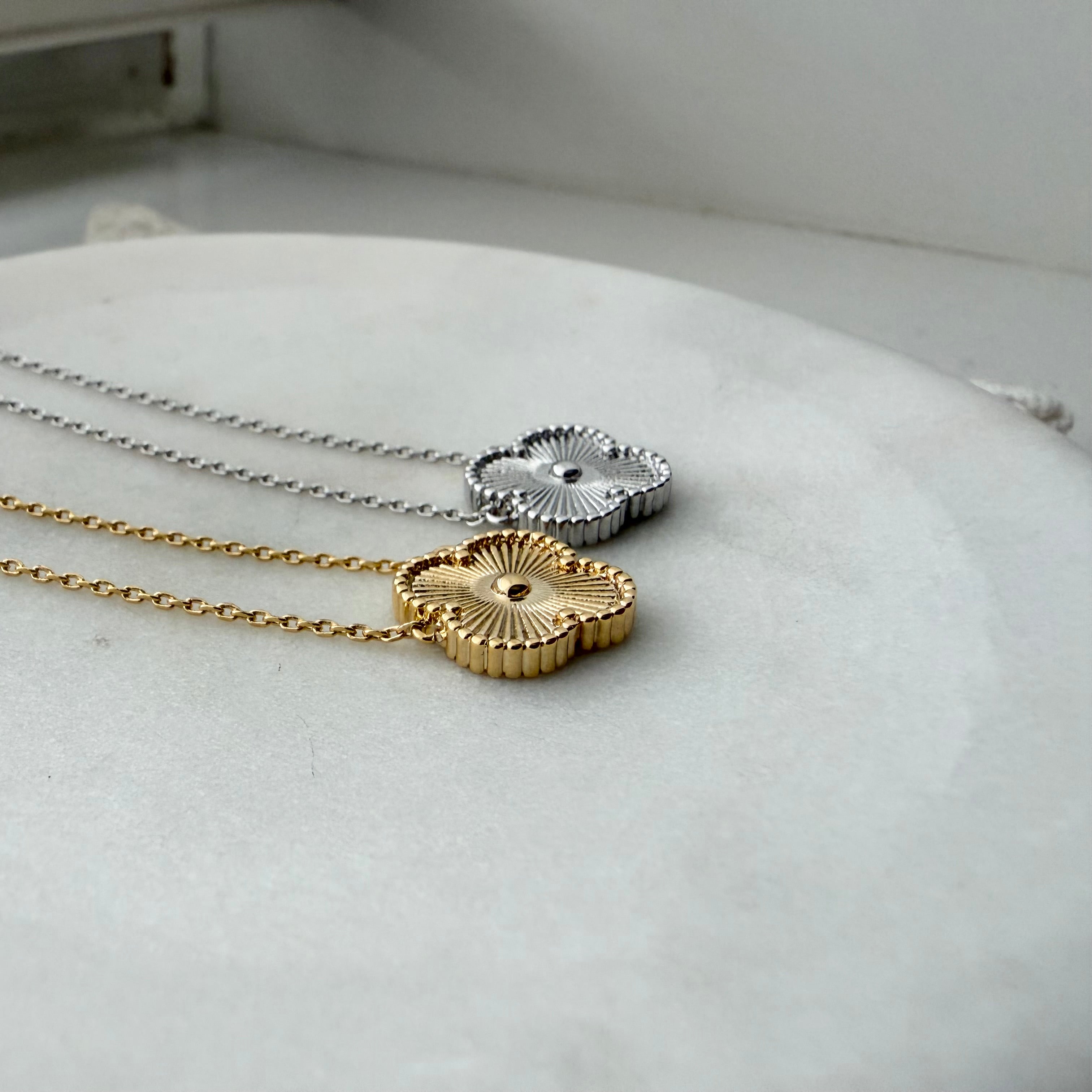 Fluted Clover Necklace