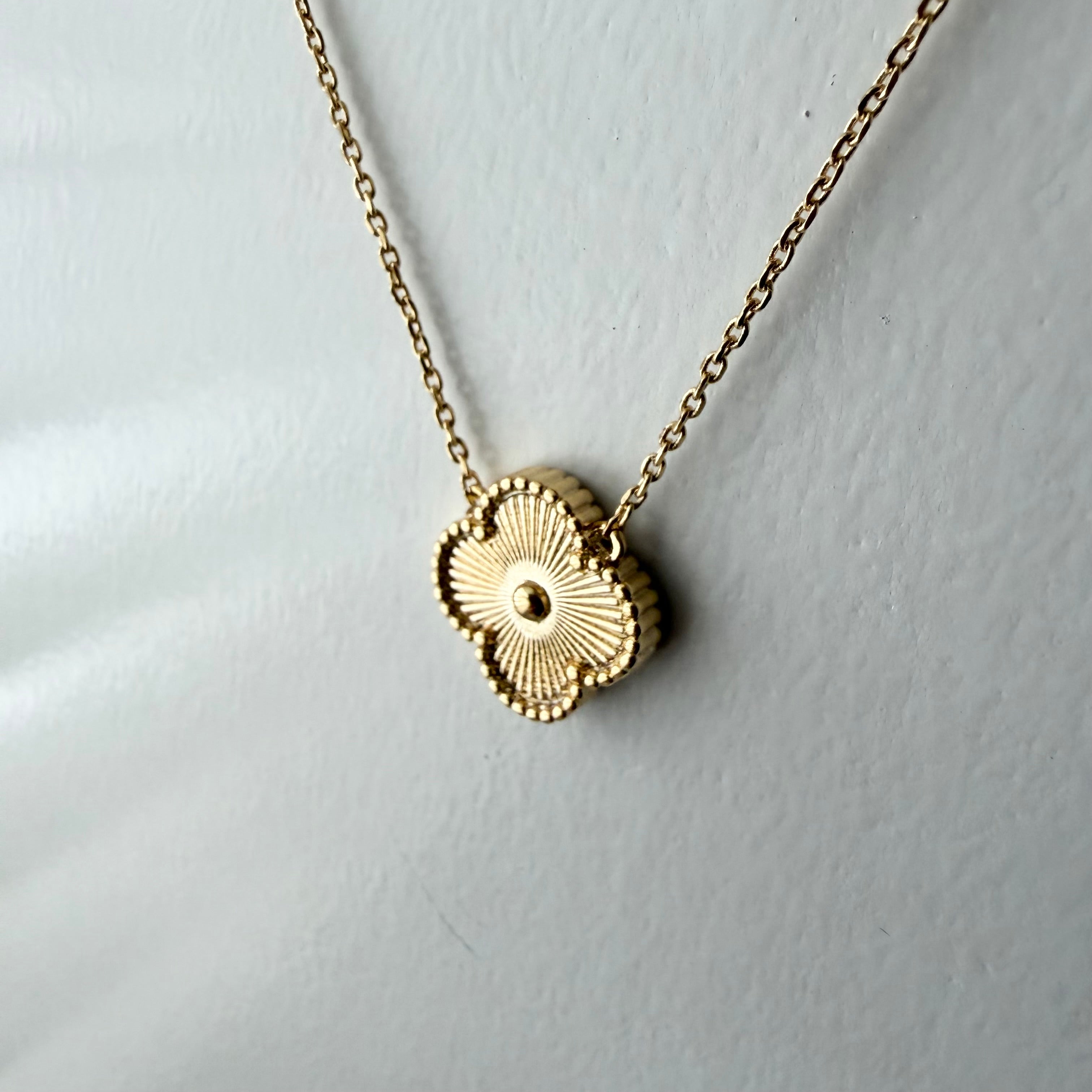 Fluted Clover Necklace