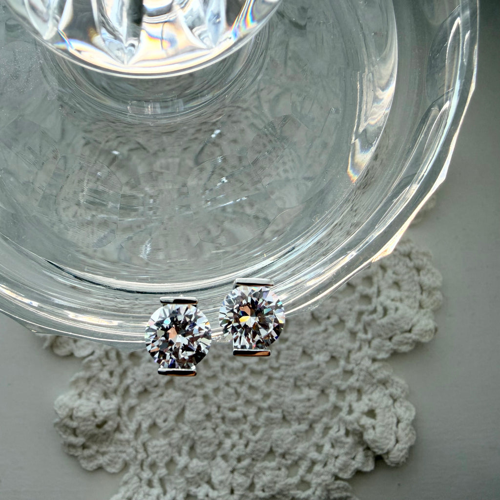 Cubic Zirconia Swaddle Stud Earrings 10mm