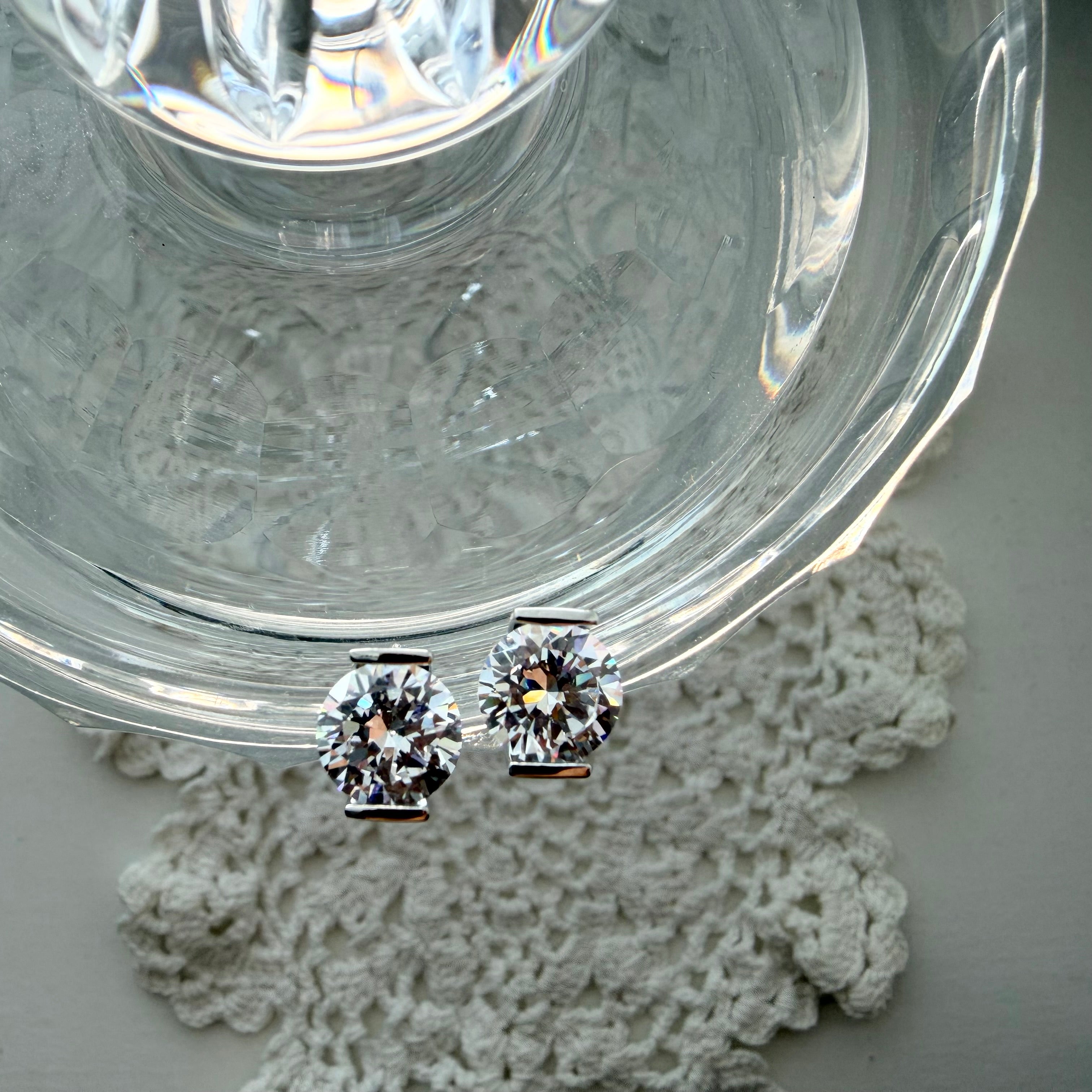 Cubic Zirconia Swaddle Stud Earrings 10mm