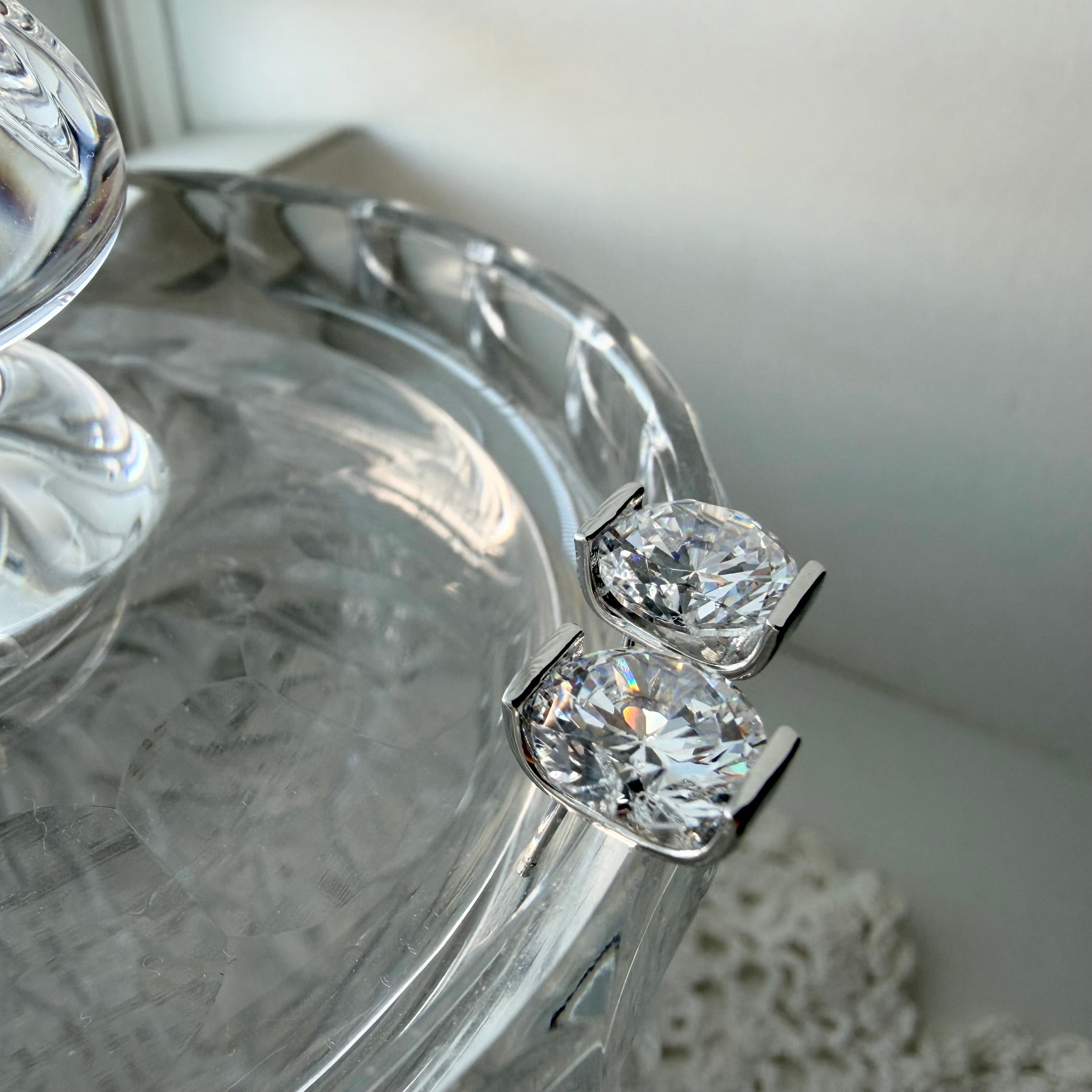 Cubic Zirconia Swaddle Stud Earrings 10mm