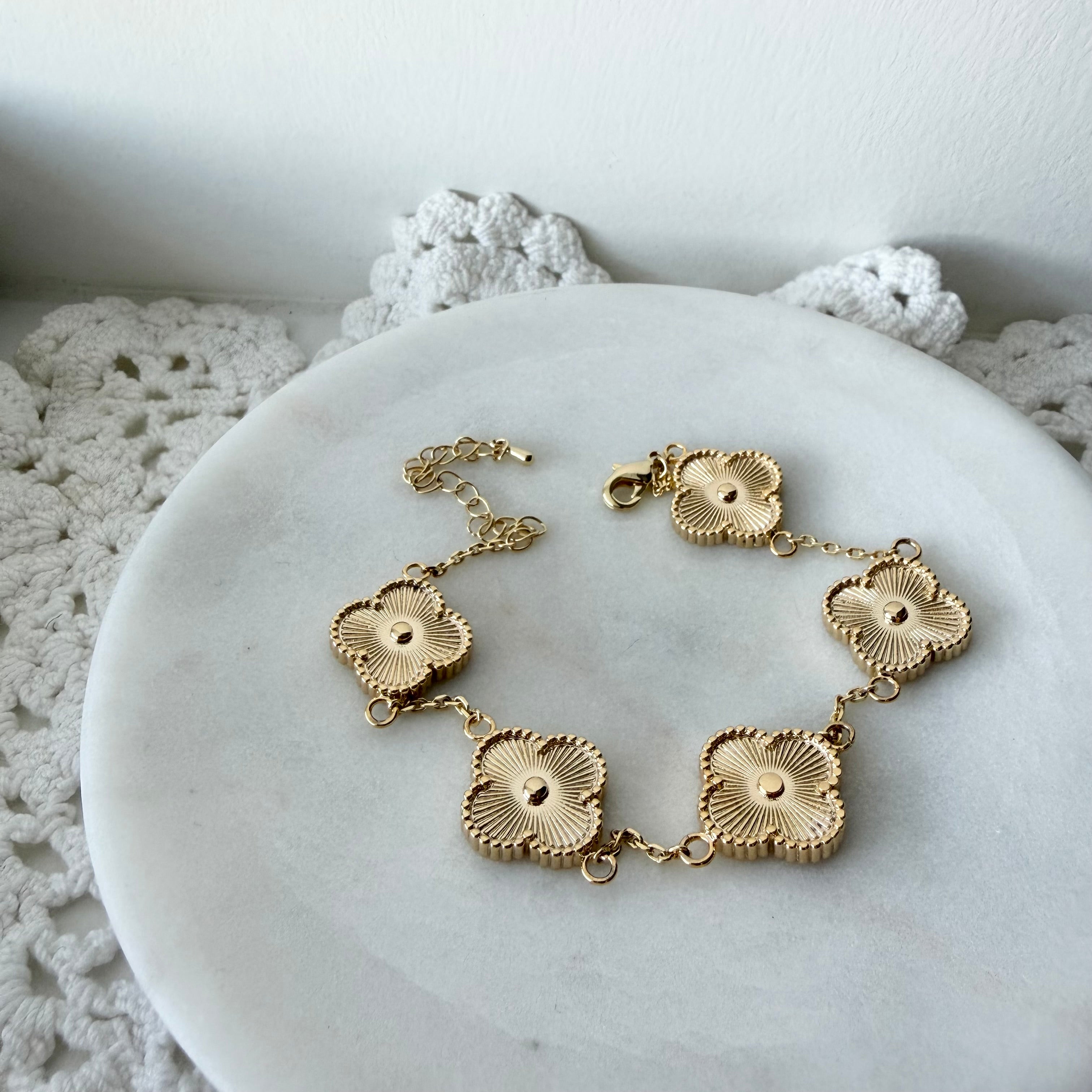 Fluted Clover Bracelet
